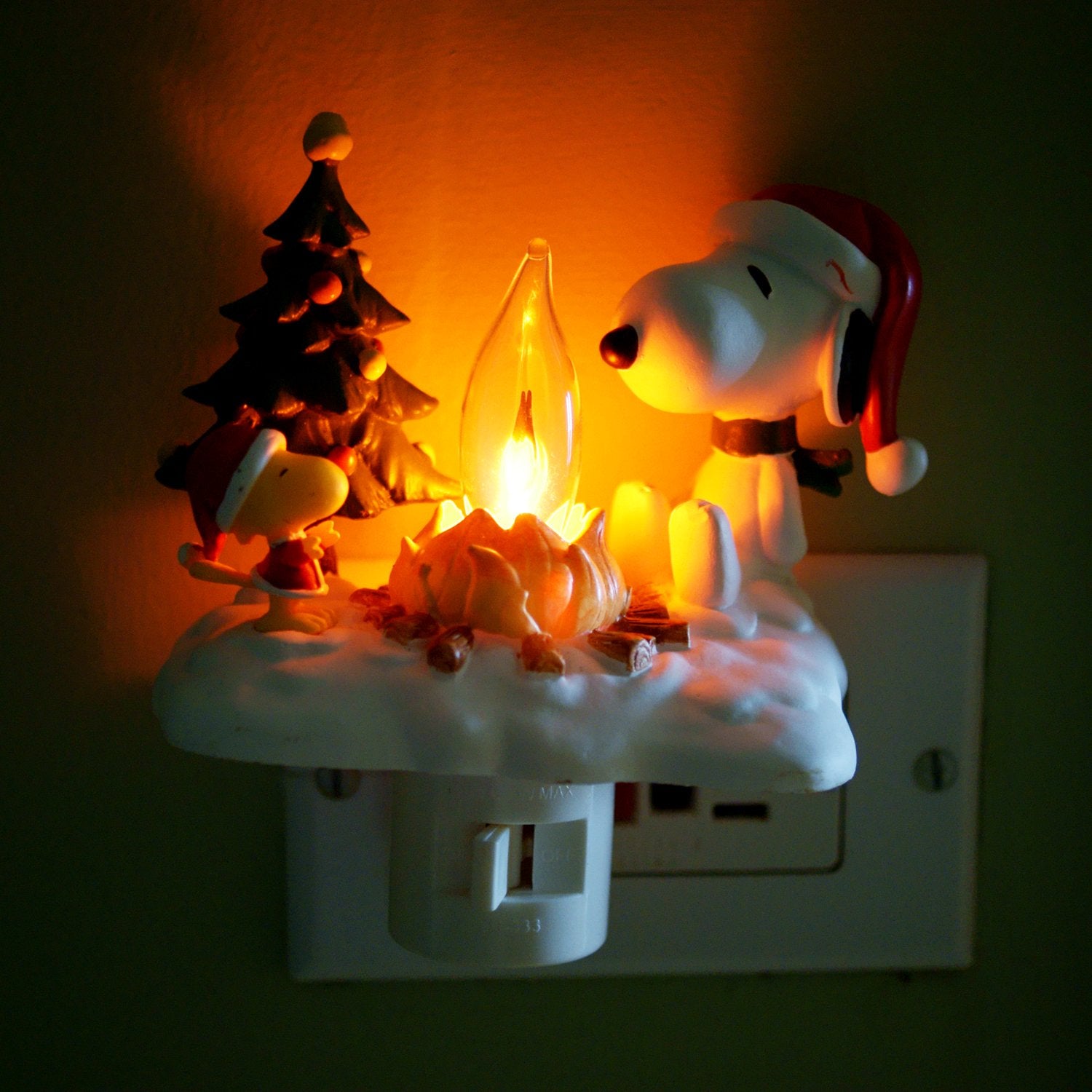 Roman Snoopy By Camp Fire 4.5 Inch Polyresin Swivel Plug Flickering Night Light