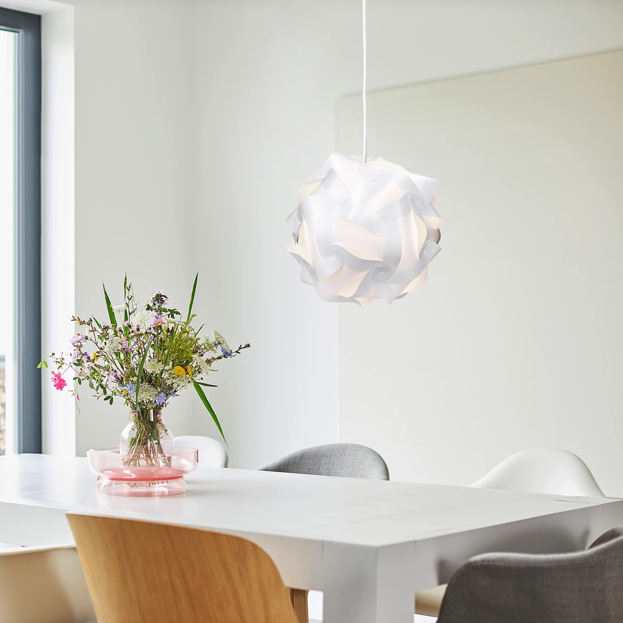 kwmobile DIY Puzzle Lamp Shade - Modern Jigsaw Light, 30 Pieces, Diameter 10.6 in, White, Size M, Model 41359_m000096