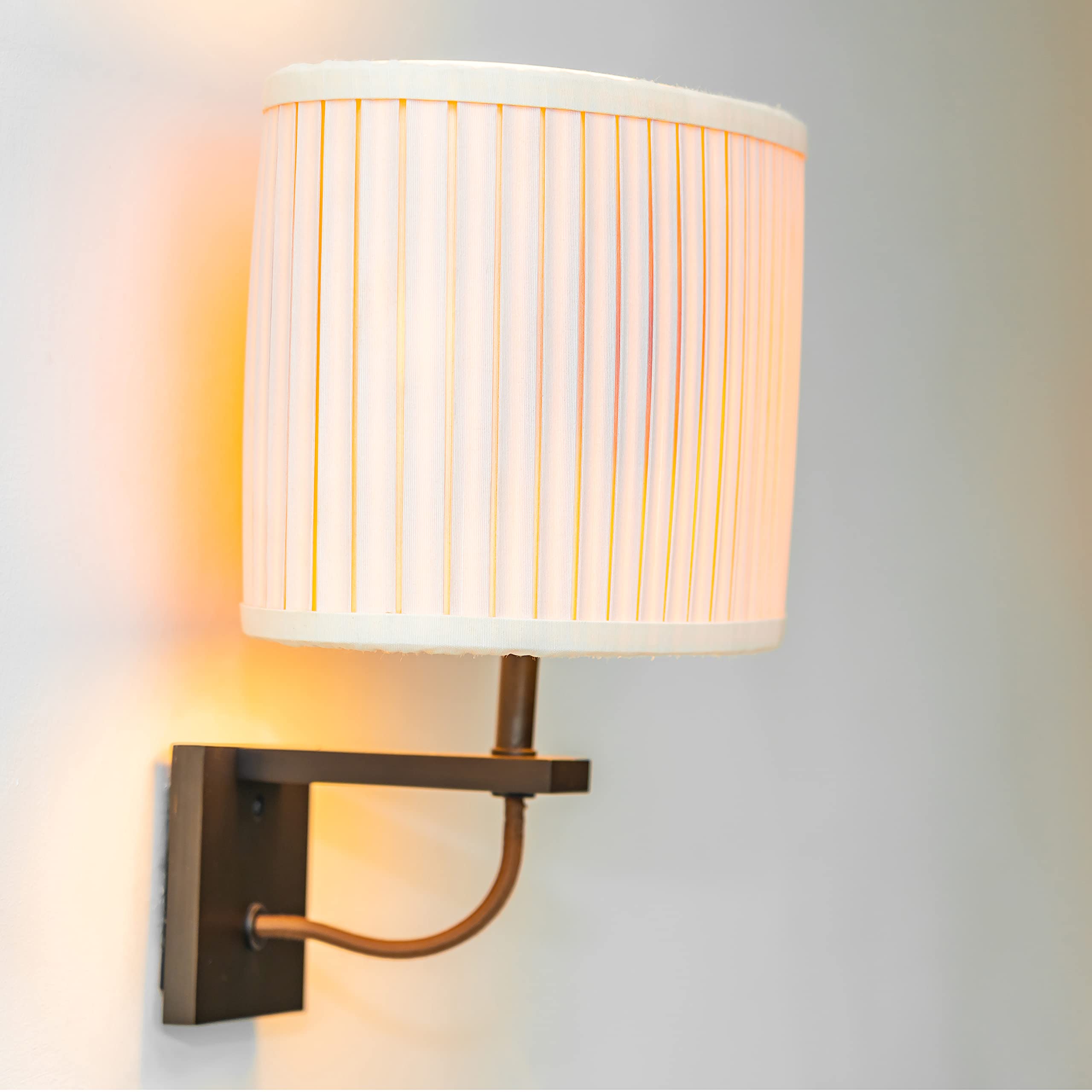 Bulbrite Led Mini T4 Dimmable Bi-Pin Base (G9) Light Bulb 40 Watt Equivalent 3000K, Clear 1-Pack