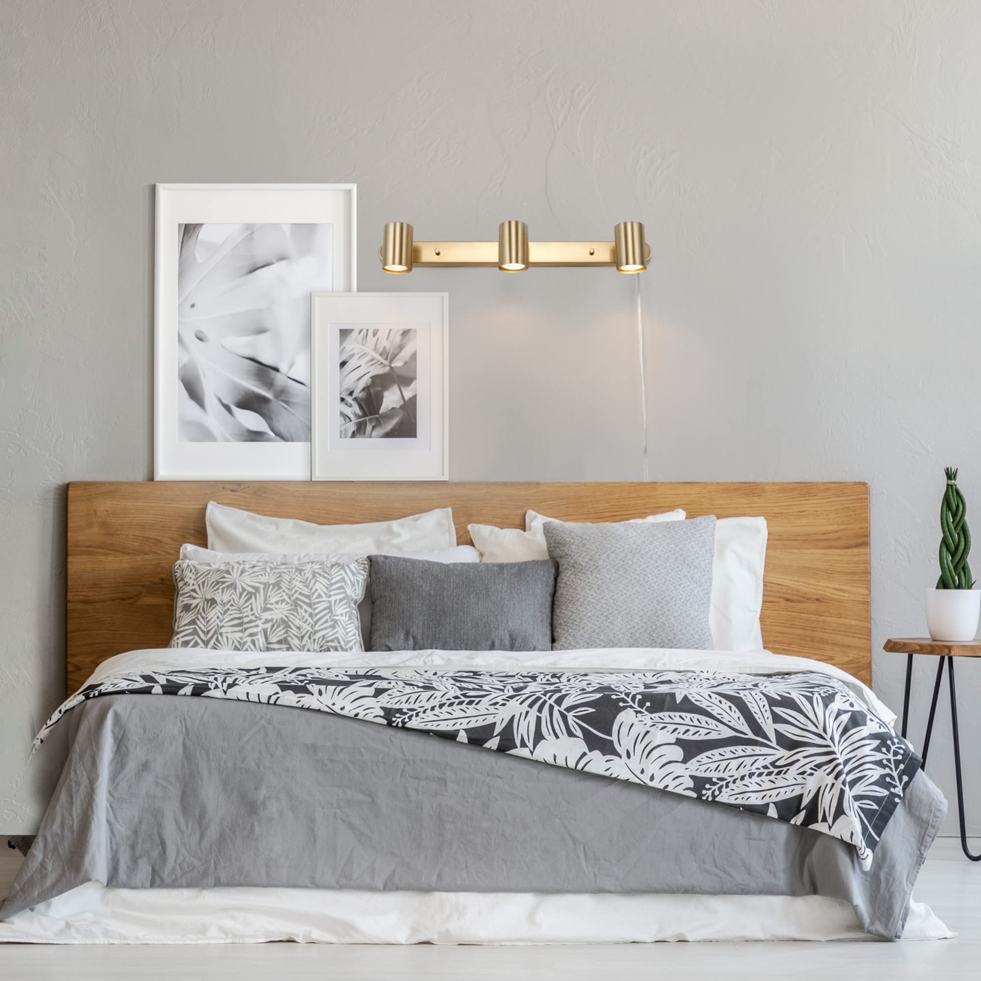 Globe Electric 59469 3-Light Plug-In Track Lighting, Matte Brass, Bulb Not Included