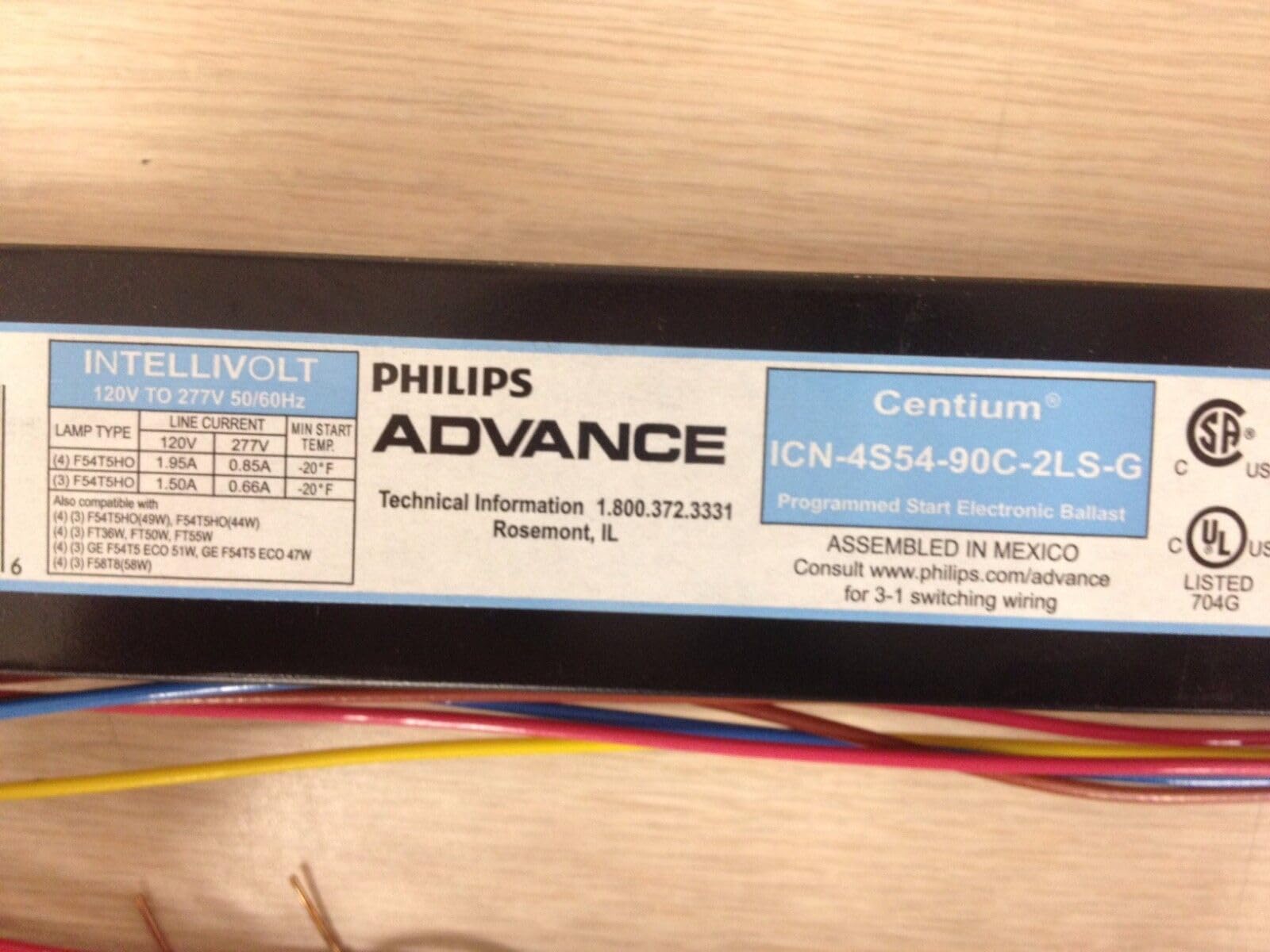 PHILIPS Advance ICN-4S54-90C-2LS-G-35M Electronic Ballast 4-Lamp 120-277V White Glass