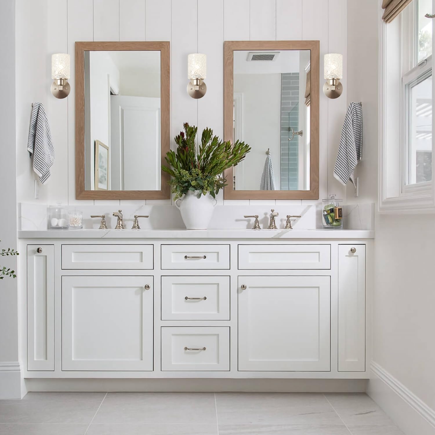 ALICE HOUSE Wall Sconce, 1 Light Brushed Nickel, Modern Farmhouse Bathroom Lamp, Model AL9082-W1