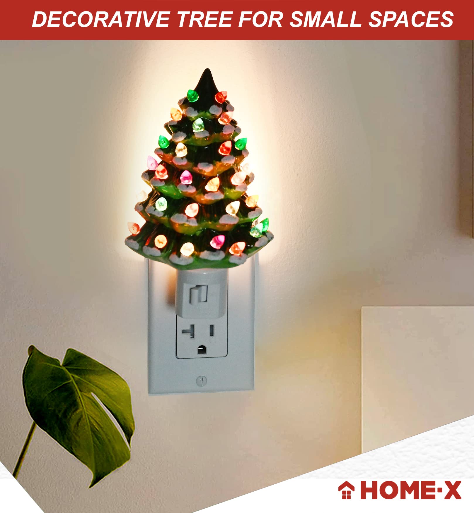 Home-X Christmas Tree Night-Light Plug-In, Vintage Festive Night-Light For Kids And Adults, Green