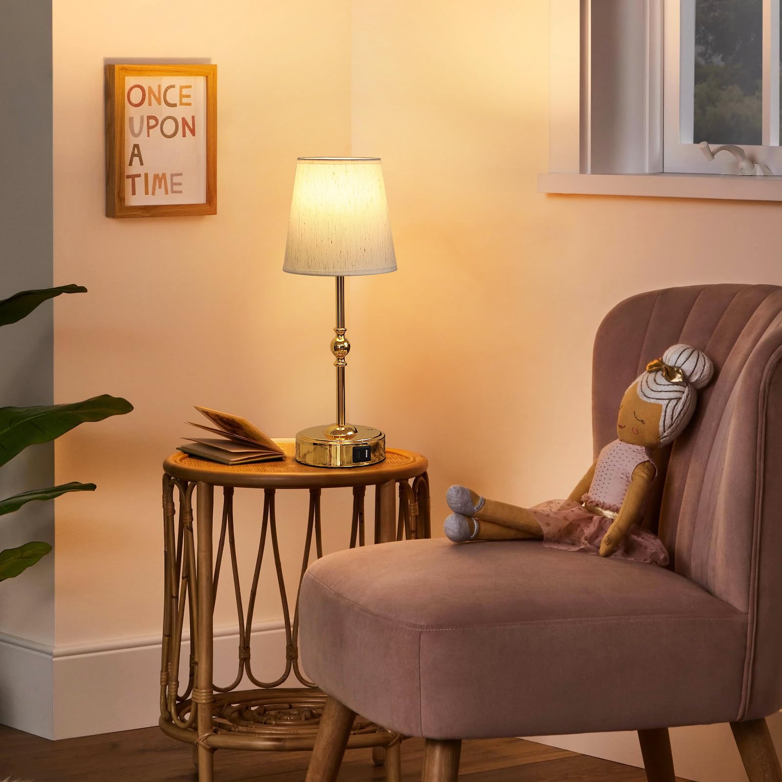 Meixisue Bedside Table Lamp For Bedroom With 2 Usb Charging Ports Minimalist Modern Small Gold Nightstand Lamp 3-Way Dimmable To