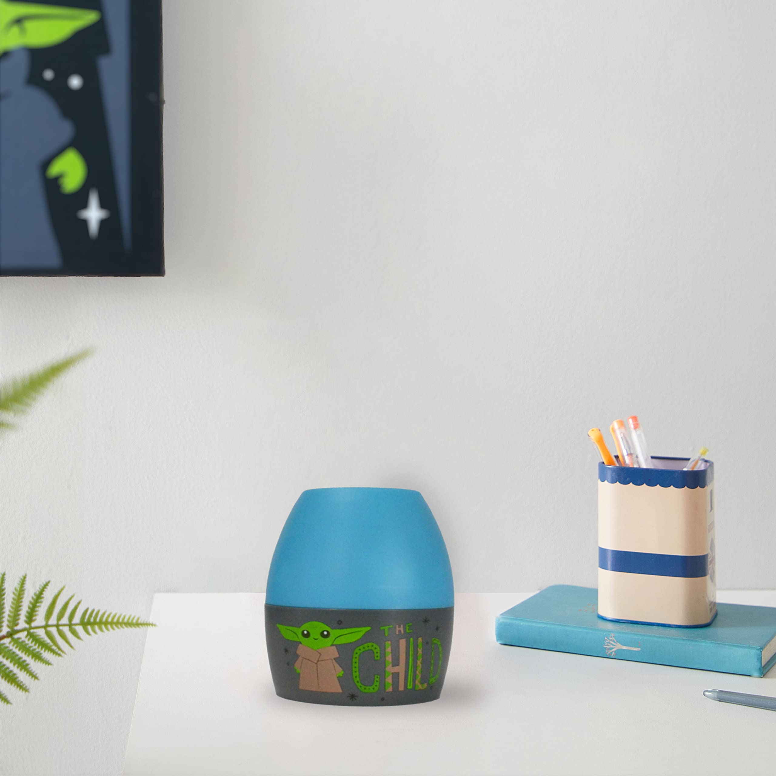 Idea Nuova Star Wars The Mandalorian Grogu Scene Projection Kids Lamp & Nightlight, Color: Star Wars, Model: K330503