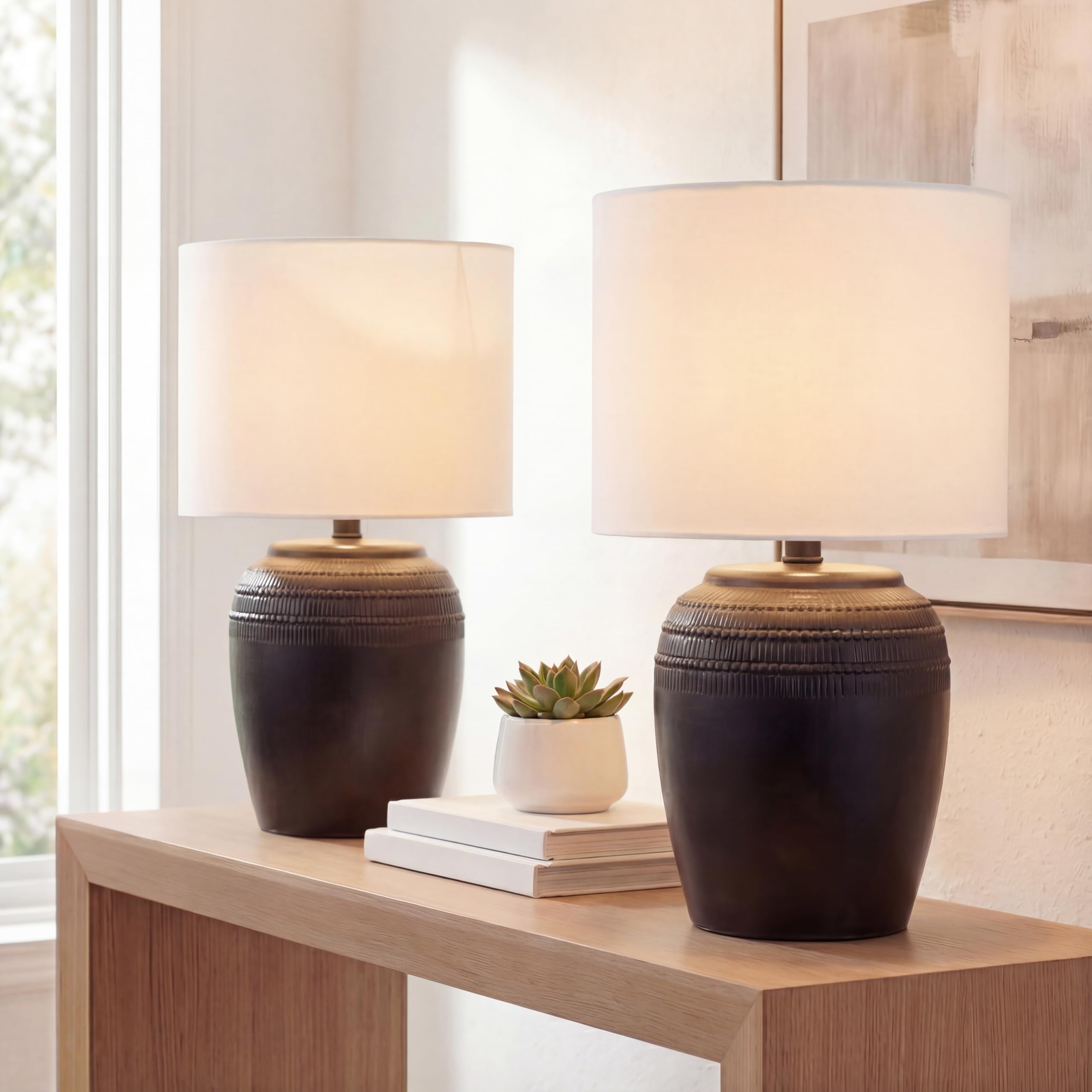JONATHAN Y 16.75 Black/Nickel Ceramic Table Lamp Set of 2, Rustic Traditional Reeded Vase Lamps with White Linen Shade for Bedro