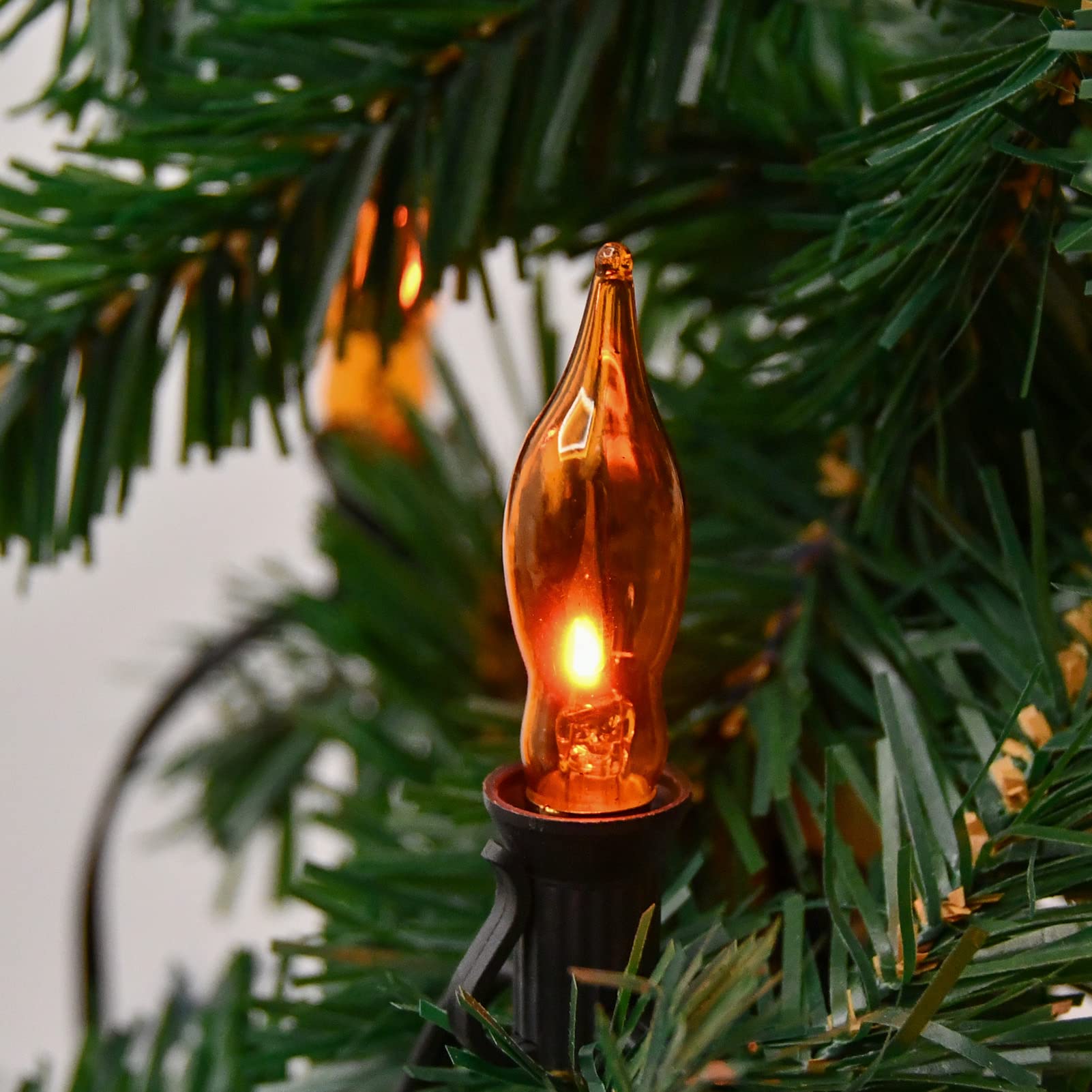 SUNSGNE 10Ft Flickering Flame Orange C7 Christmas Lights, 1W Black Wire for Home Halloween Outdoor Decoration