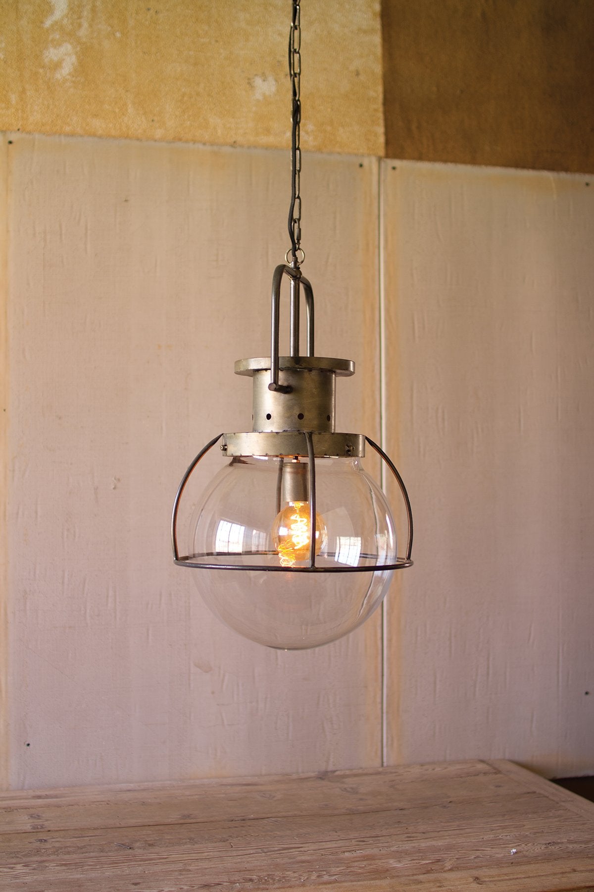 GLASS GLOBE PENDANT LIGHT