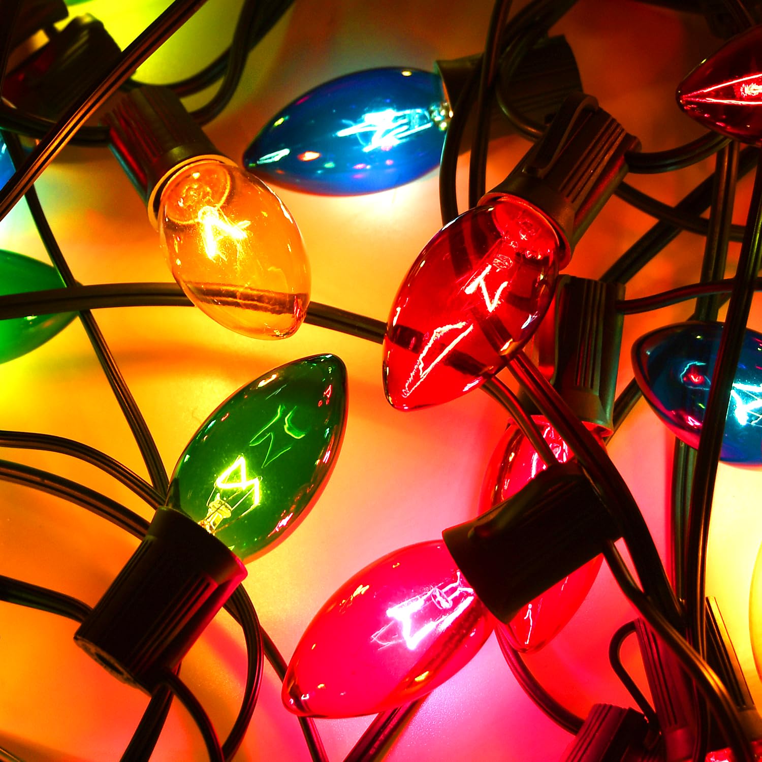 50Ft C9 Christmas Lights Outdoor Vintage Multi-Colored Christmas Lights 50 Count + 5 Spare Bulbs  Old Fashioned Colored C9 String Lights For Outdoor Holiday Xmas Trees House Roof Porch Yard Decor  7W