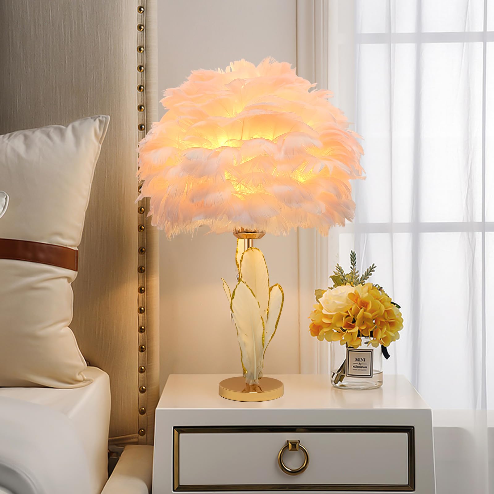 ZYLEISENBAO Pink Feather Lamp Goose Furry Table Lamp Princess Modern Fluffy Pink Desk Lamp Romantic Bedside Nightstand Light for