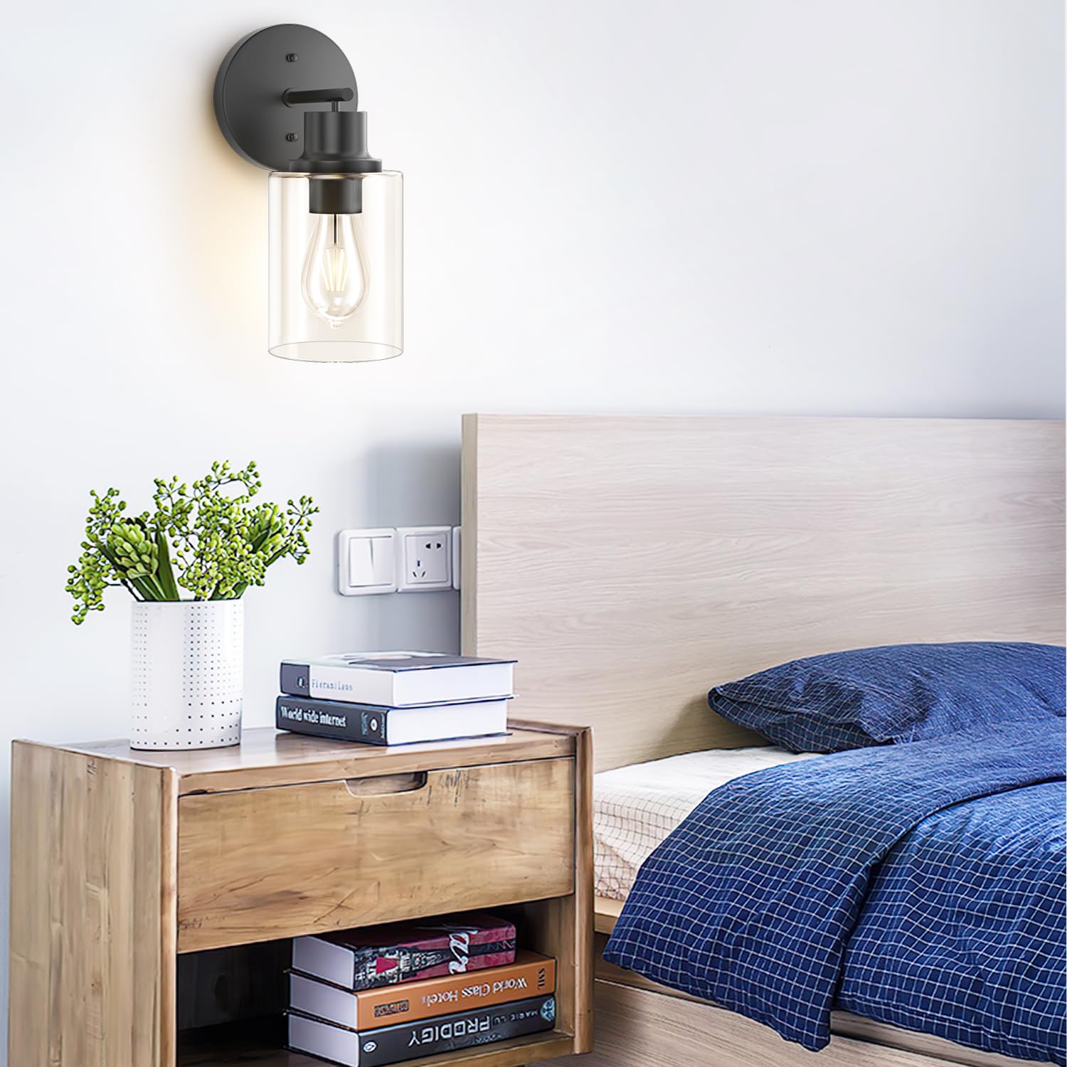 Gordnwe 1-Light Bathroom Wall Sconce, Matte Black Vanity Light, Modern Wall Light Fixture With Clear Glass Shade And E26 Bulb Ba