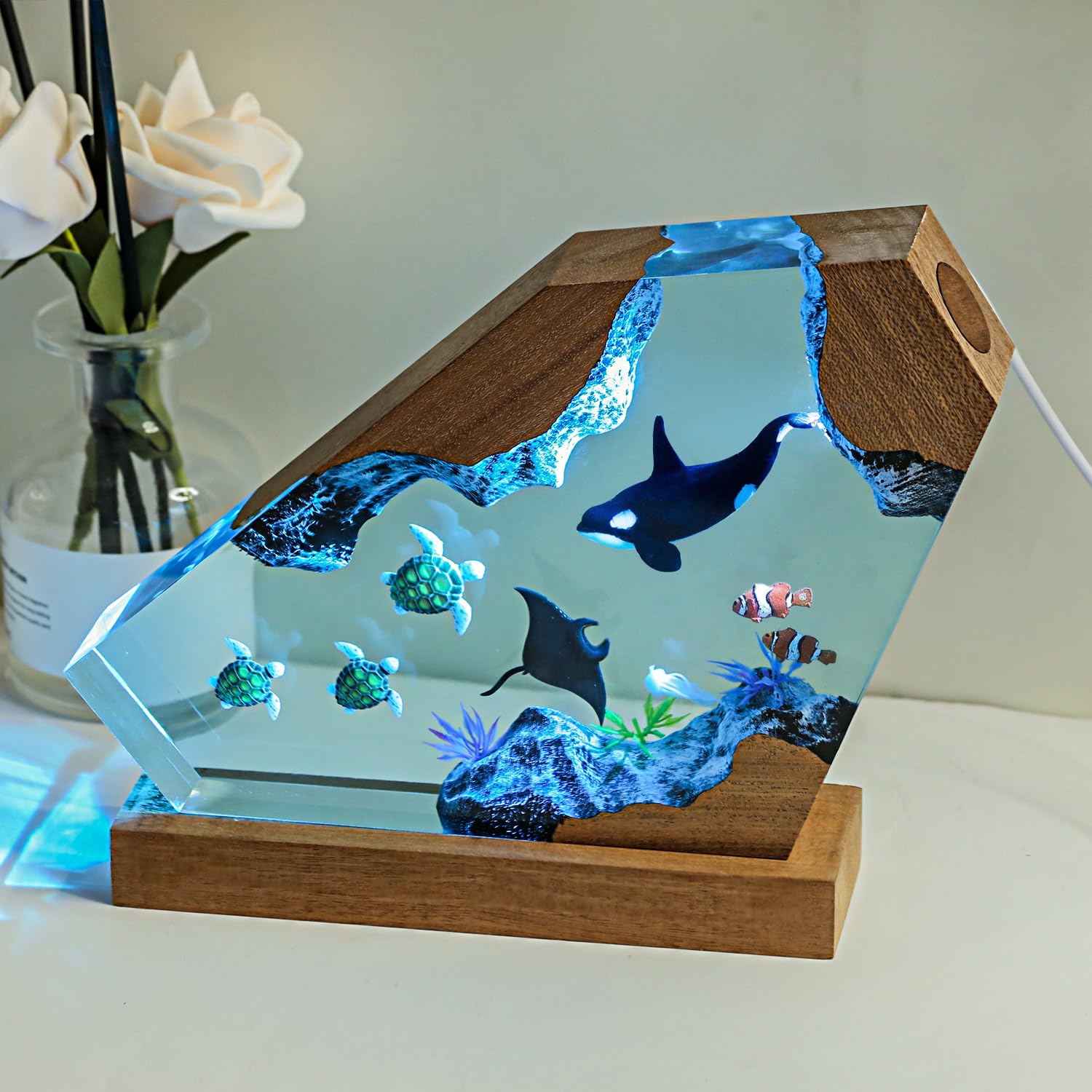 Orca Ocean Resin Lamp - Handmade Resin Night Light with USB Port  Variable Lights  Marine Biology Gifts for Women and Men  Ocean Enthusiast Collectibles  Unique Birthday Gifts for Him & Her (6x4)