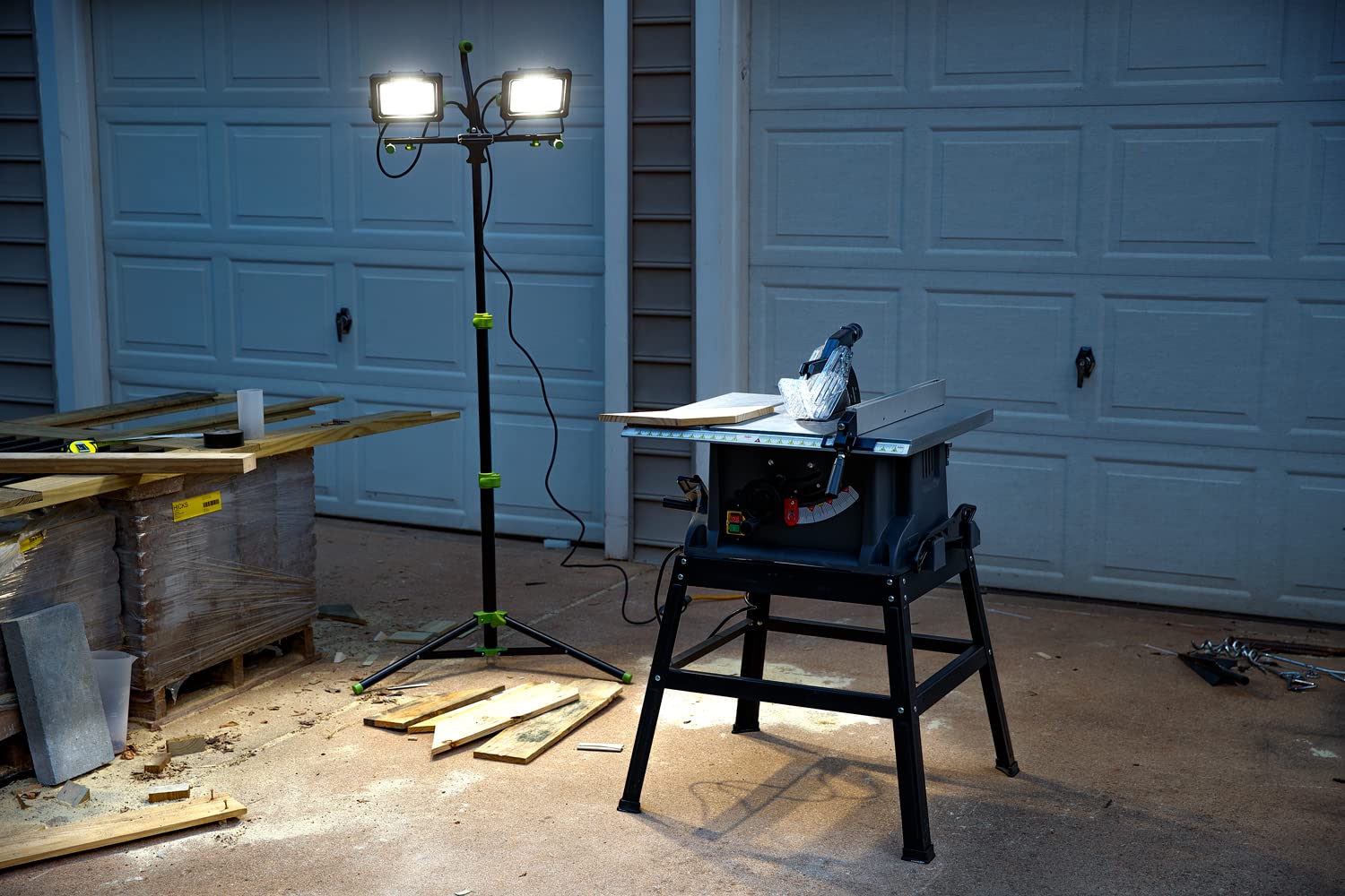 Powersmith Pwld140T 14000 Lumen Led Work Light With Stand All Metal 60&quot; Telescoping Tripod Sealed Power Switches 5 Year Warranty, Lm, Black