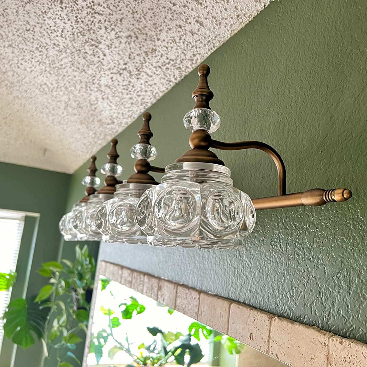 Zilanl Brass 5-Light Vintage Bathroom Vanity Light With Crystal Glass Shade