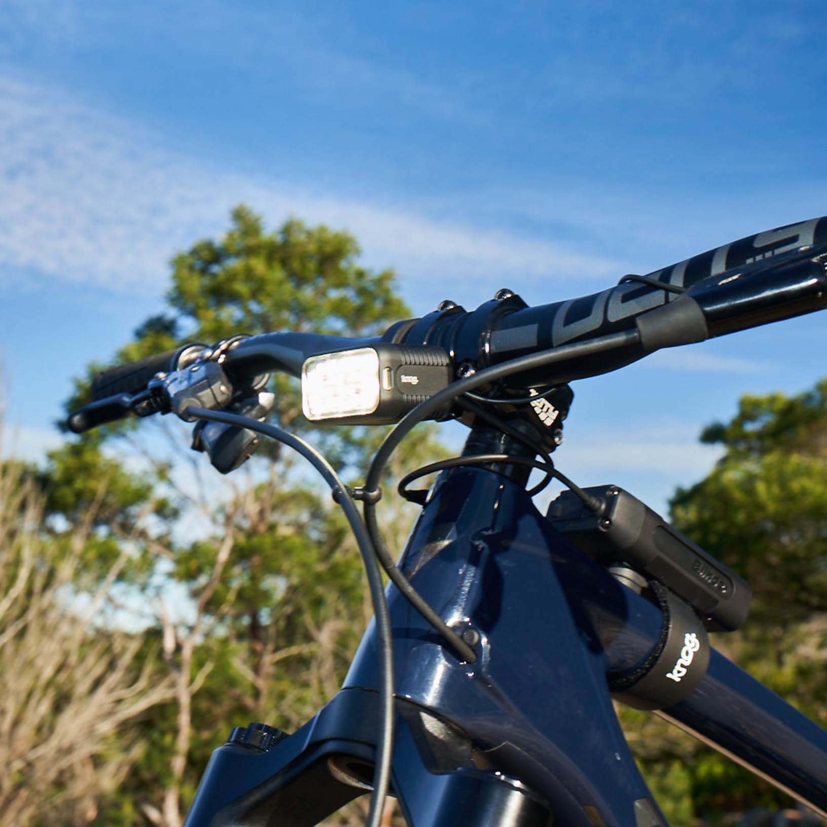 KNOG Blinder X 1800 Lumen Bicycle Light - Ultra Bright, 6 Light Modes, IP67 Waterproof, One Size, Black