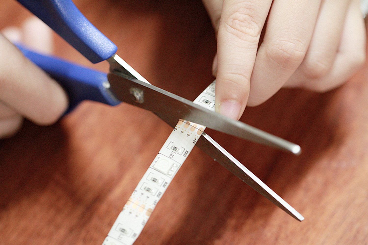 Aconde 6.56 Feet Battery Powered Led Strip Lights, 24 Keys Remote Controlled, Diy Indoor Decoration, 2 Pack