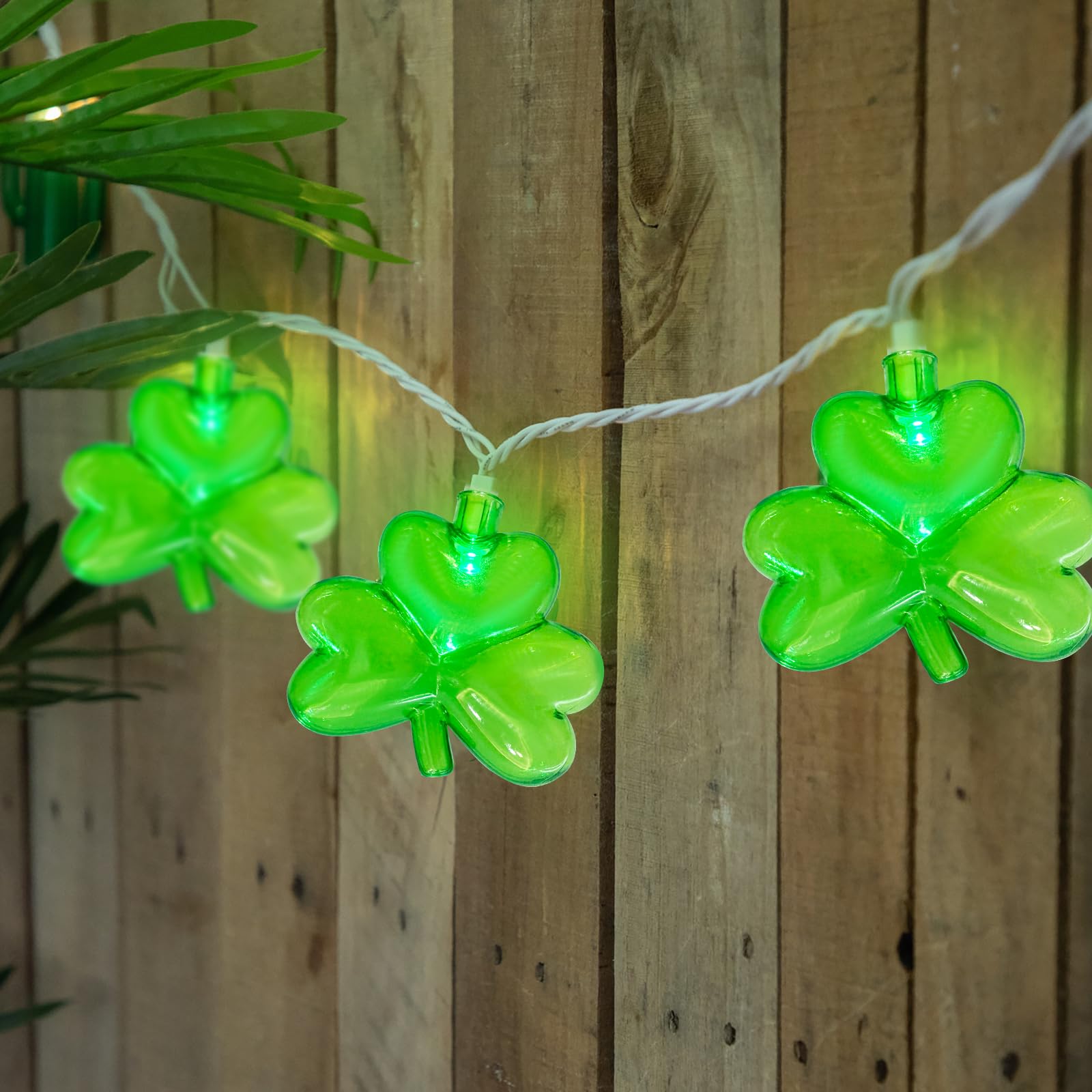 GOOTHY Clover String Lights - 8.5Ft Shamrock Fairy Lights, 10 3D Green Clover Lights, Indoor/Outdoor Decor for St. Patrick's Day