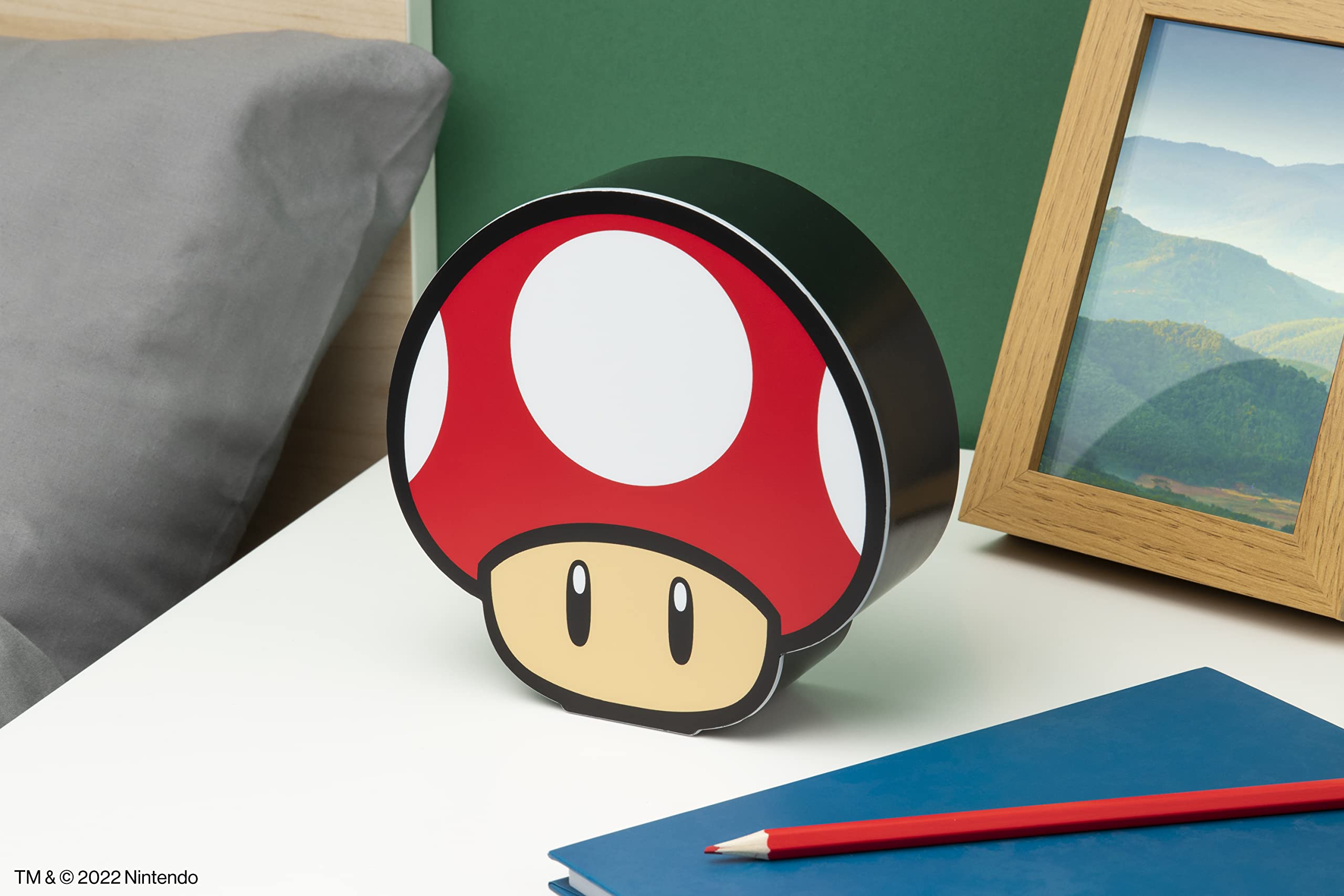 Paladone Super Mushroom Box Light - Officially Licensed Super Mario Desk Light, Collection Gift For Mario Bros Fan, 15 Cm, Battery Powered