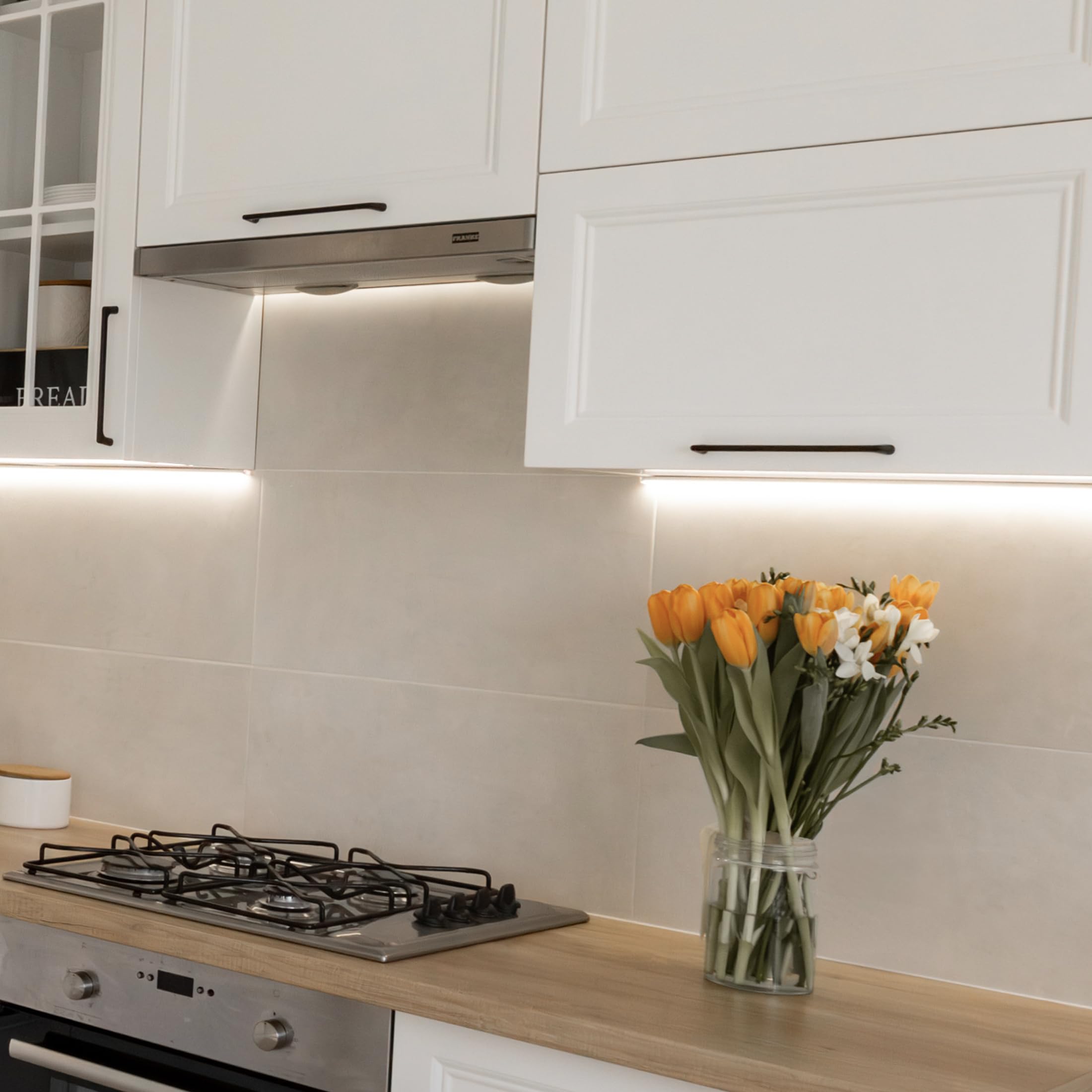 Maxxima 18 In. Hardwired Led Under Cabinet Strip Light, 690 Lumens, 3000K Warm White, Kitchen And Living Room 120V White Cove Li