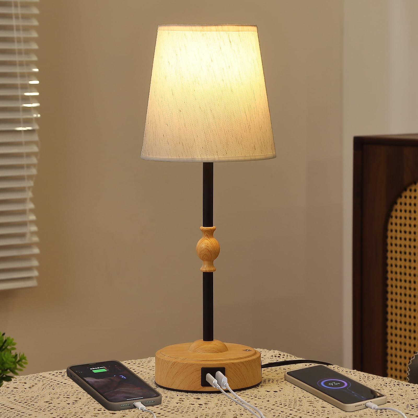 MEIXISUE Bedside Table Lamp for Bedroom with 2 USB Charging Ports Minimalist Small Nightstand Lamp 3-Way Dimmable Touch Desk Lam