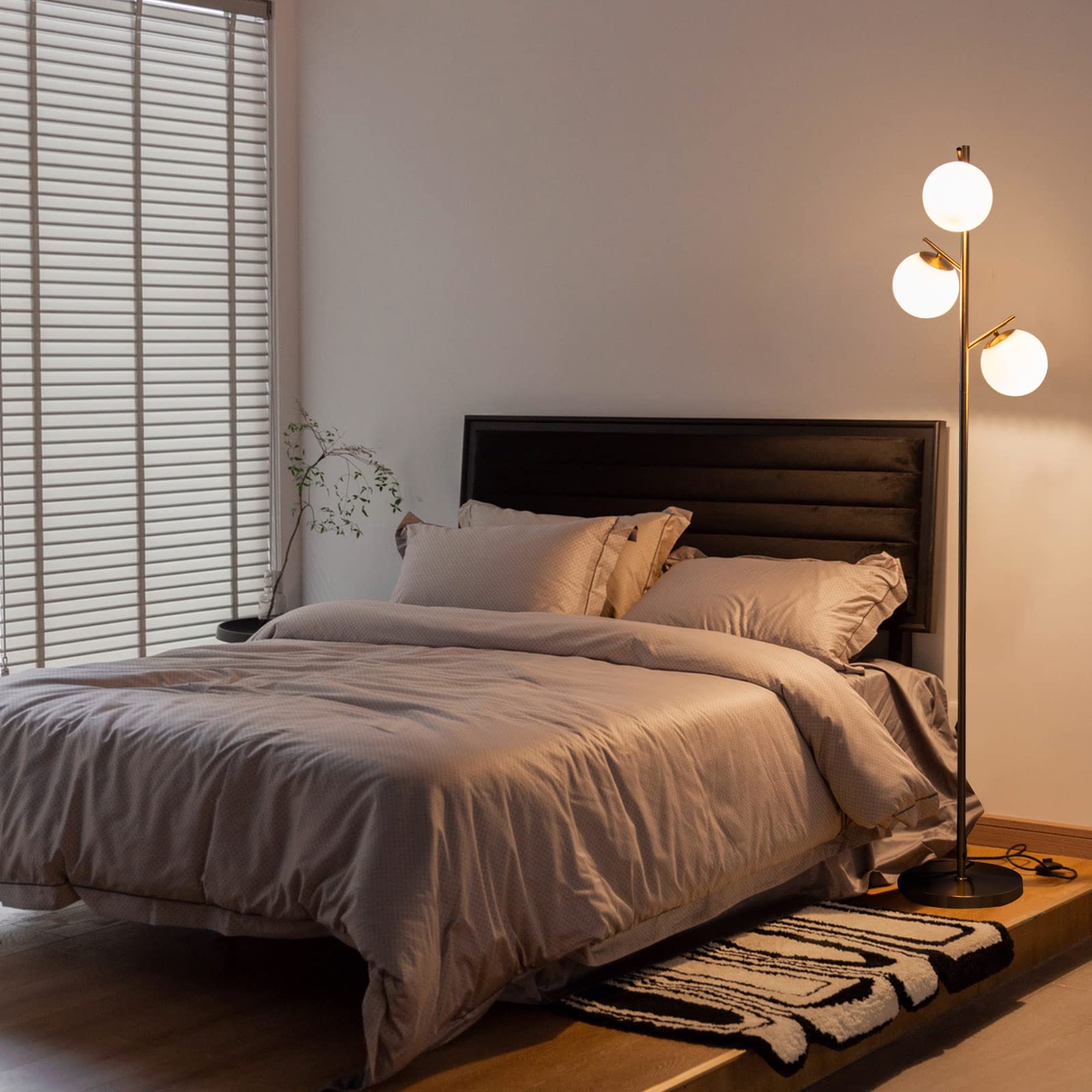 Tangkula 3-Globe Floor Lamp, Modern Freestanding Lamp W/Foot Switch & 3 E26 Bulb Bases, Sturdy Steel Pole, Tall Standing Light F