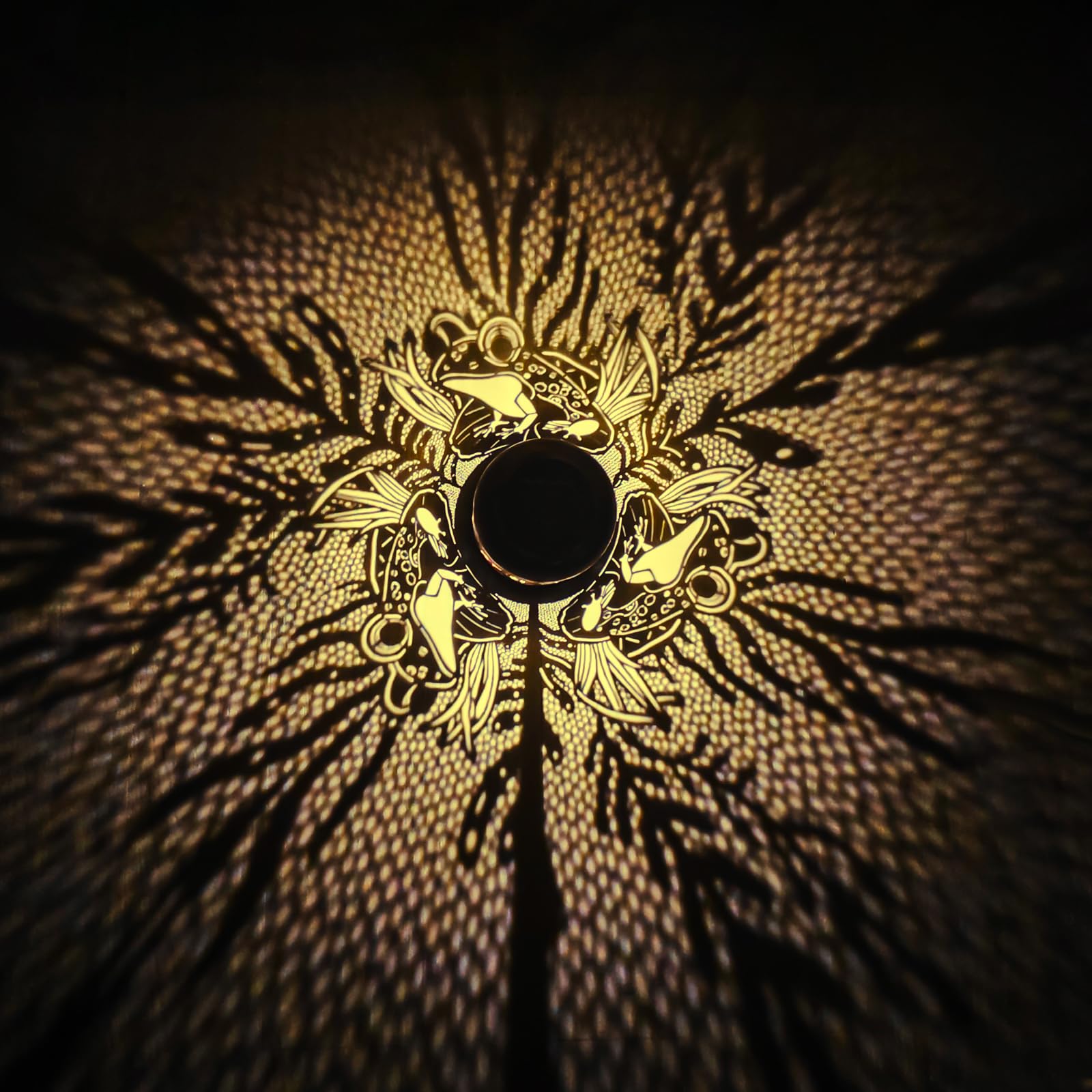 Humiieye Solar Lantern Outdoor Frog Garden Decor  Ip65 Waterproof Hanging Solar Powered Lights Birthdays Gifts For Women Mom  Metal Decorative Light For Patio Yard Lawn Porch Backyard Christmas