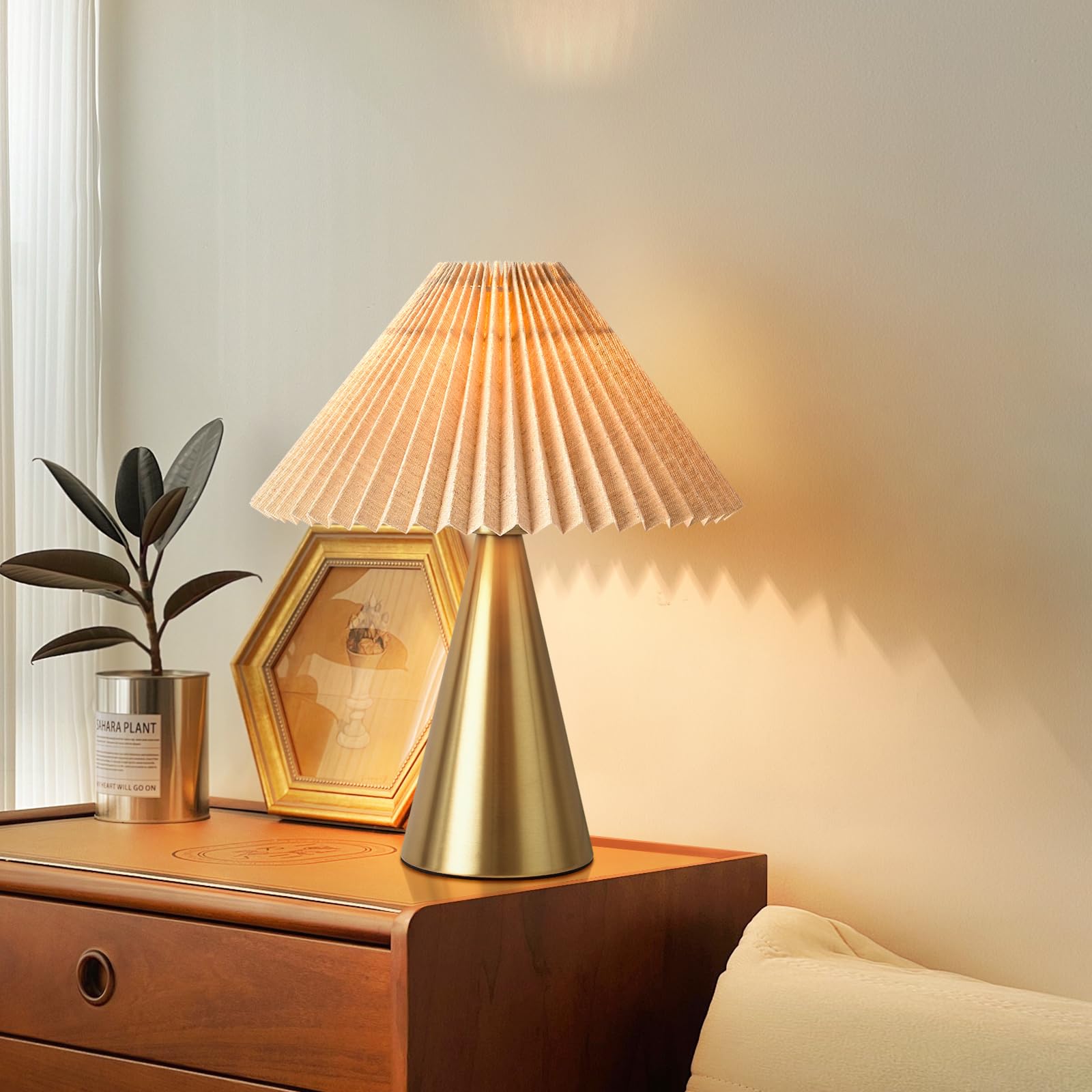 Ziqqeelam Gold Small Table Lamp, Cute Table Lamp, Pleated Table Lamp,Brass Gold Bedroom Lamps For Nightstand, Small Scalloped La