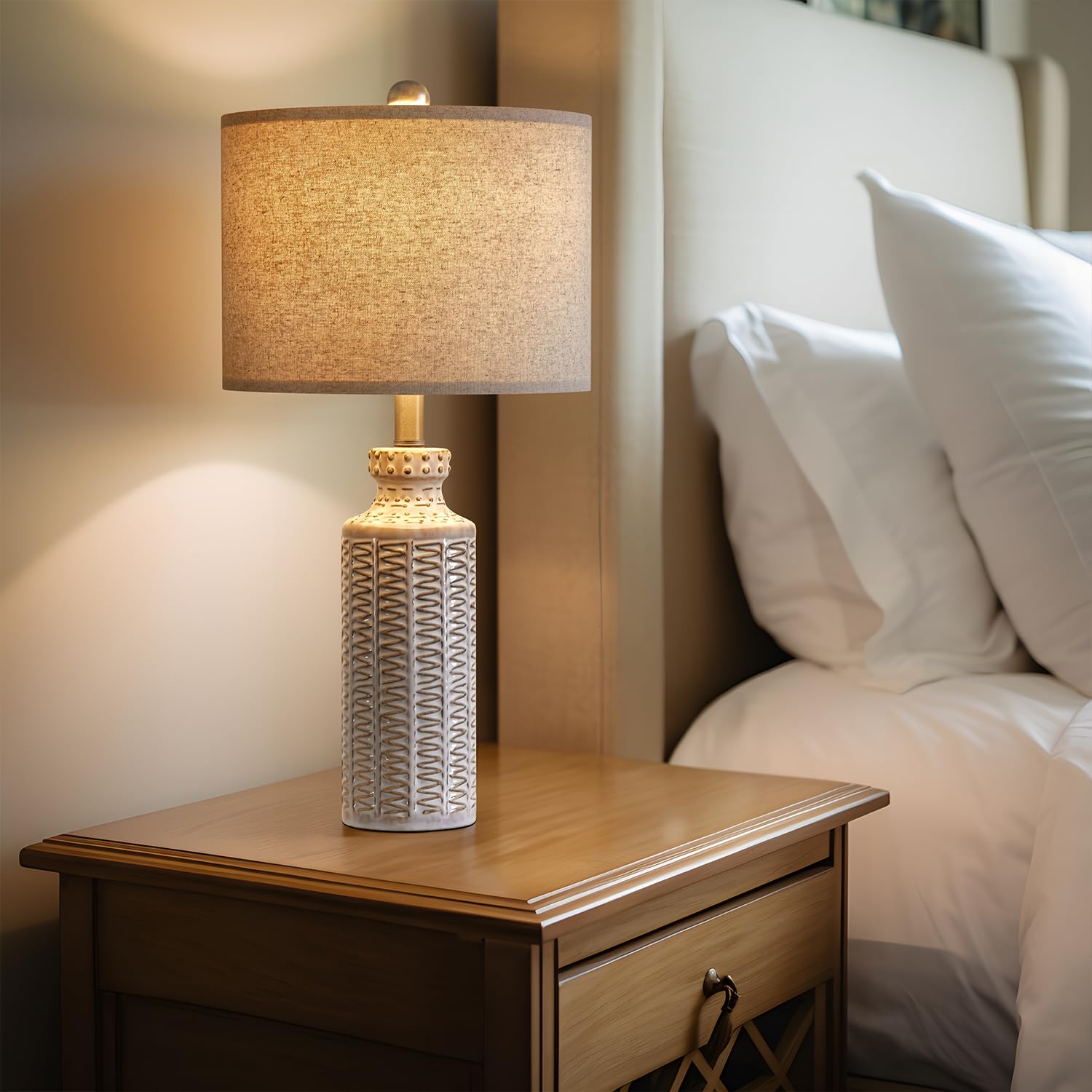 USumkky 24.75" Ceramic Table Lamp Set of 2 - Vintage White Bedside Lamps for Bedroom Living Room, Model YM-AMZ-T1088CR
