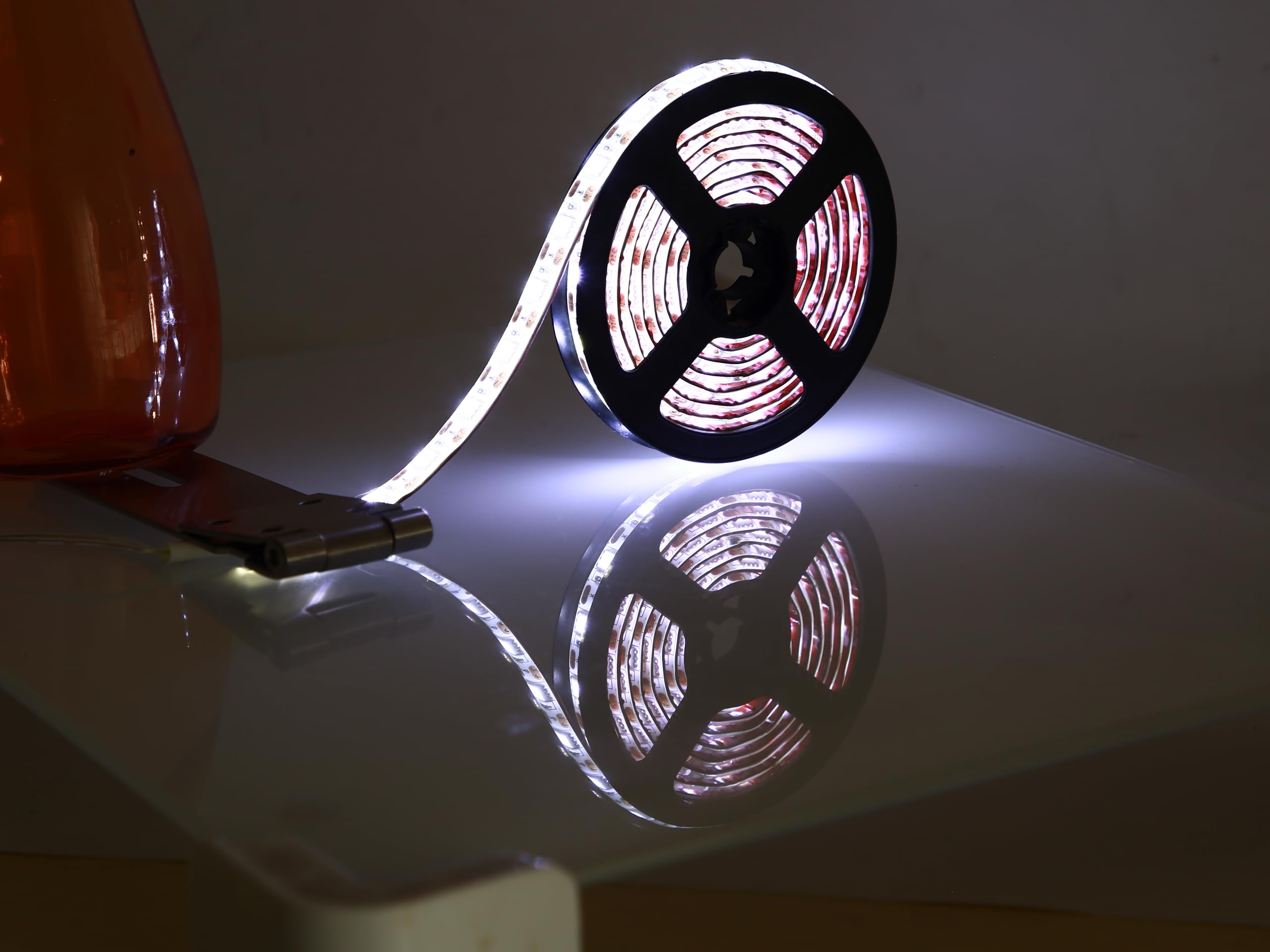 G GEEKEEP White LED Strip Lights, Waterproof, Battery Powered, 6.56ft/2m, Model GK-WRL1201