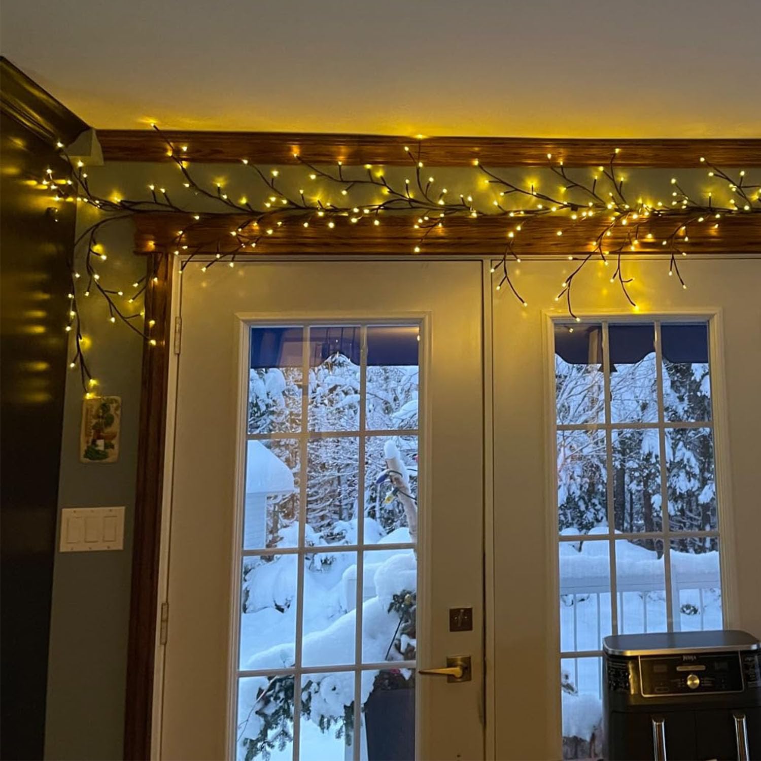 NIDISETPJAS Enchanted Willow Vine Lights, 18 Branches, 144 LEDs, Brown, Model JT-EL/FC045V0800, Indoor Christmas Decor