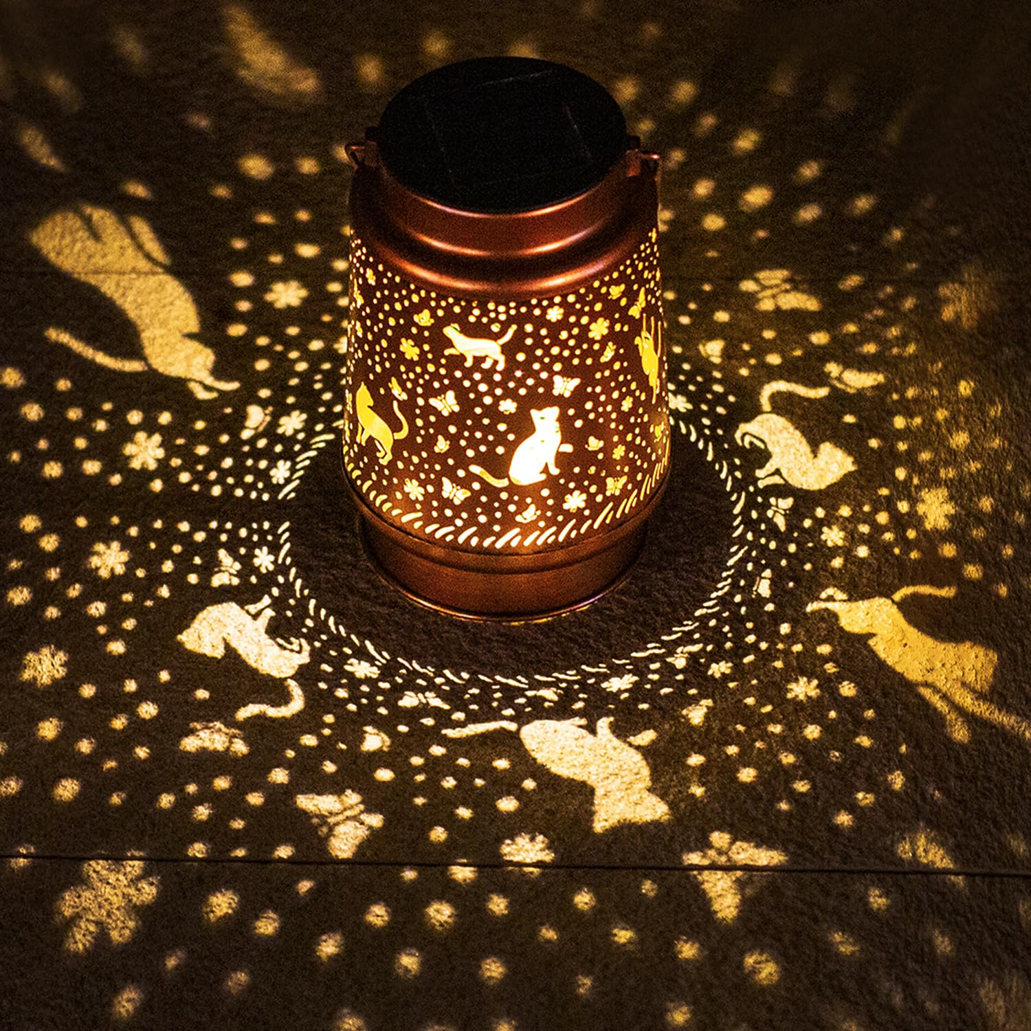 Cat Solar Lanterns Outdoor Waterproof Hanging Solar Lights Cat Gifts for Women Men Metal Decorative LED Lanterns for Yard, Patio