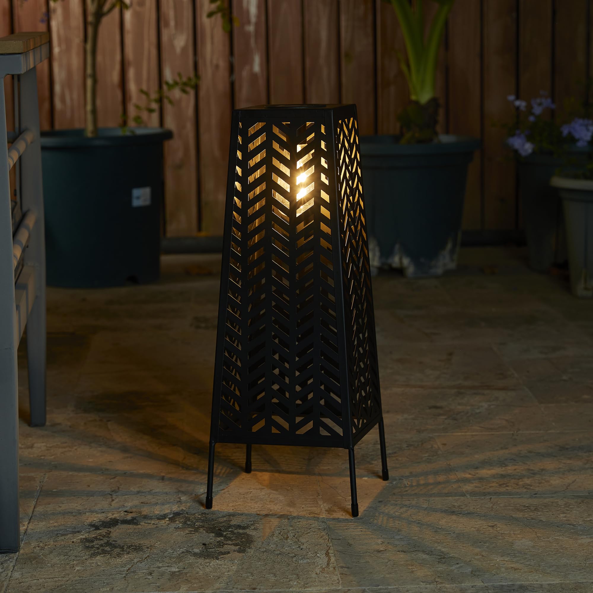 Euty Outdoor Floor Lamp Solar Powered Modern Outdoor Decor Floor Lanterns With Edison Bulbs Waterproof Solar Light For Patio,Poo