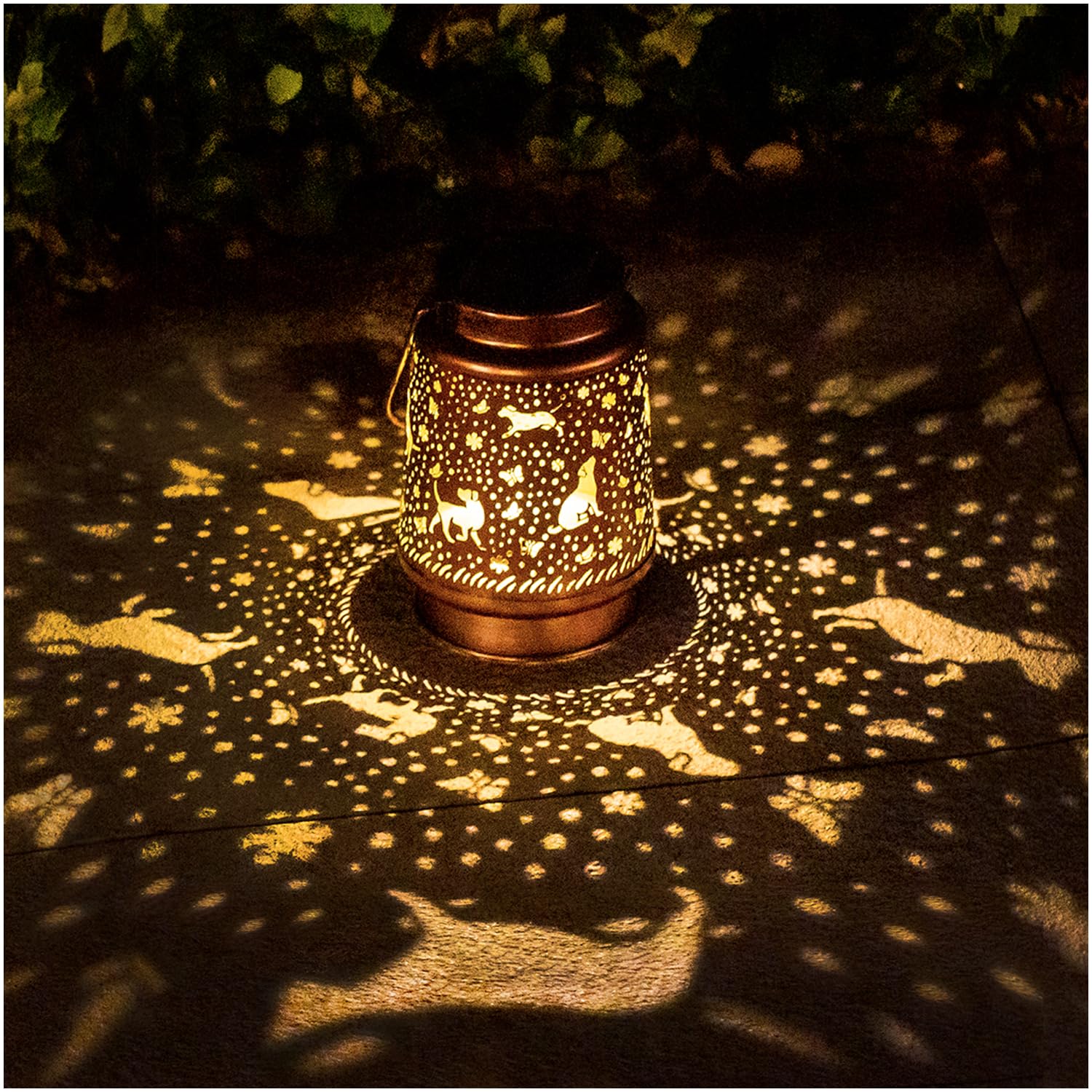 Dog Solar Lanterns Outdoor Waterproof Hanging Solar Lights Labrador Dog Gifts for Women Men Metal Decorative LED Lanterns for Ya