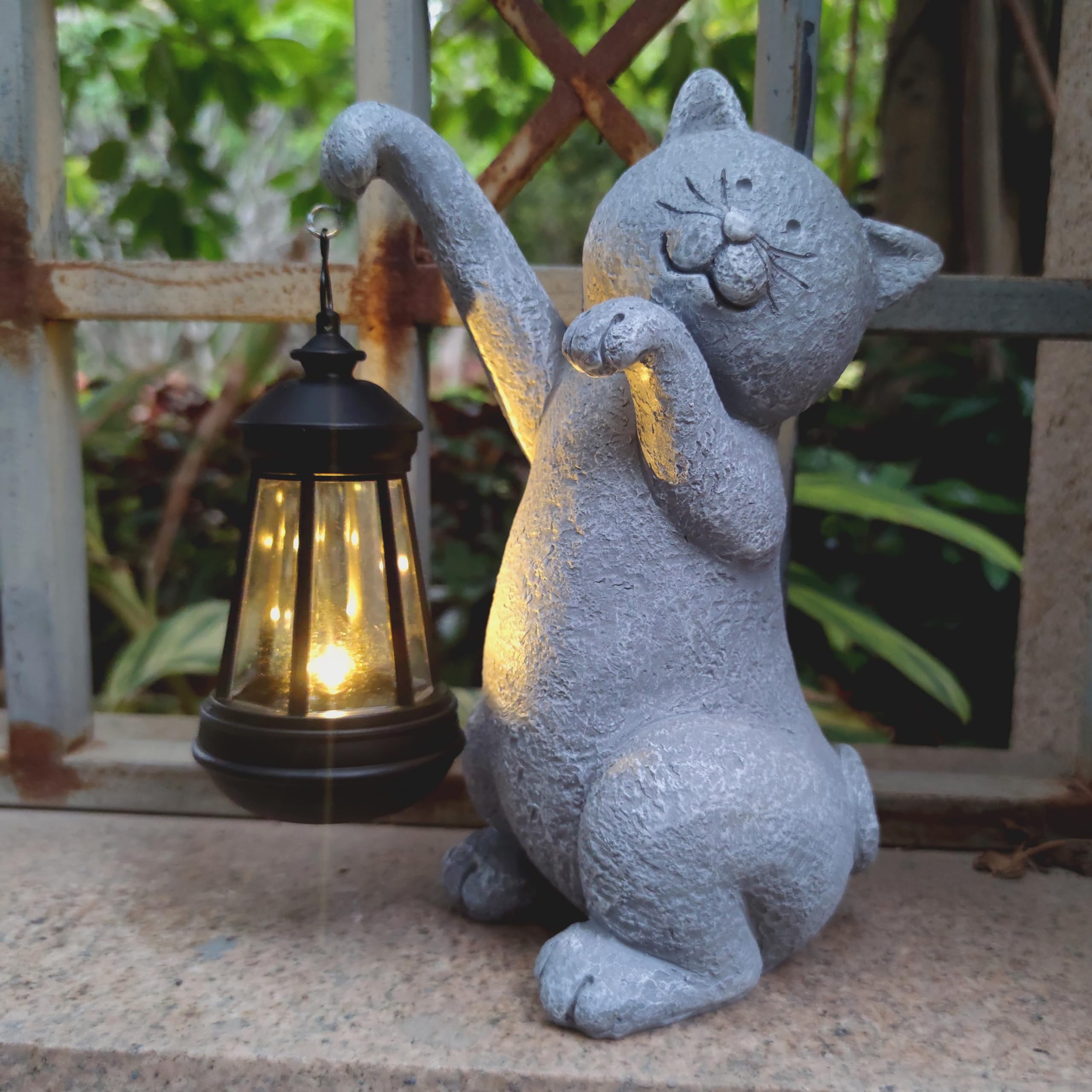 VIOYOUNS Cat Solar Garden Statues,Resin Cat Figurine Decorations with Solar Lights Lantern, Outdoor,Statue Decor Art for Lawn,Ya