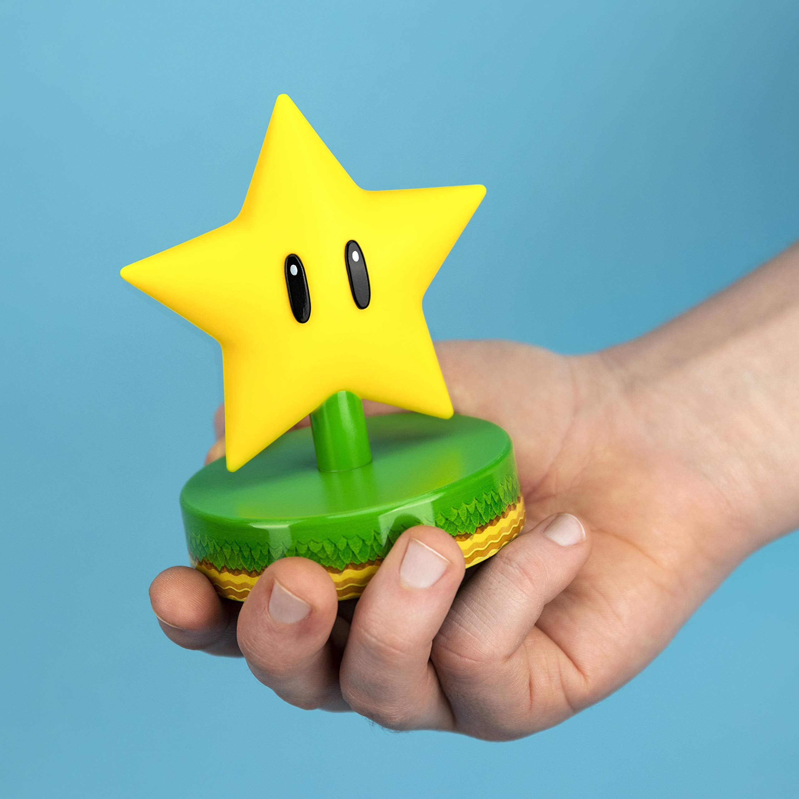 Paladone Mario Super Star 3D Icon Bdp | Officially Licensed Nintendo Collectable | Unique Gift Idea | Bright Night Light Or Desk Lamp | Battery Powered By 2 X Aaa, Yellow