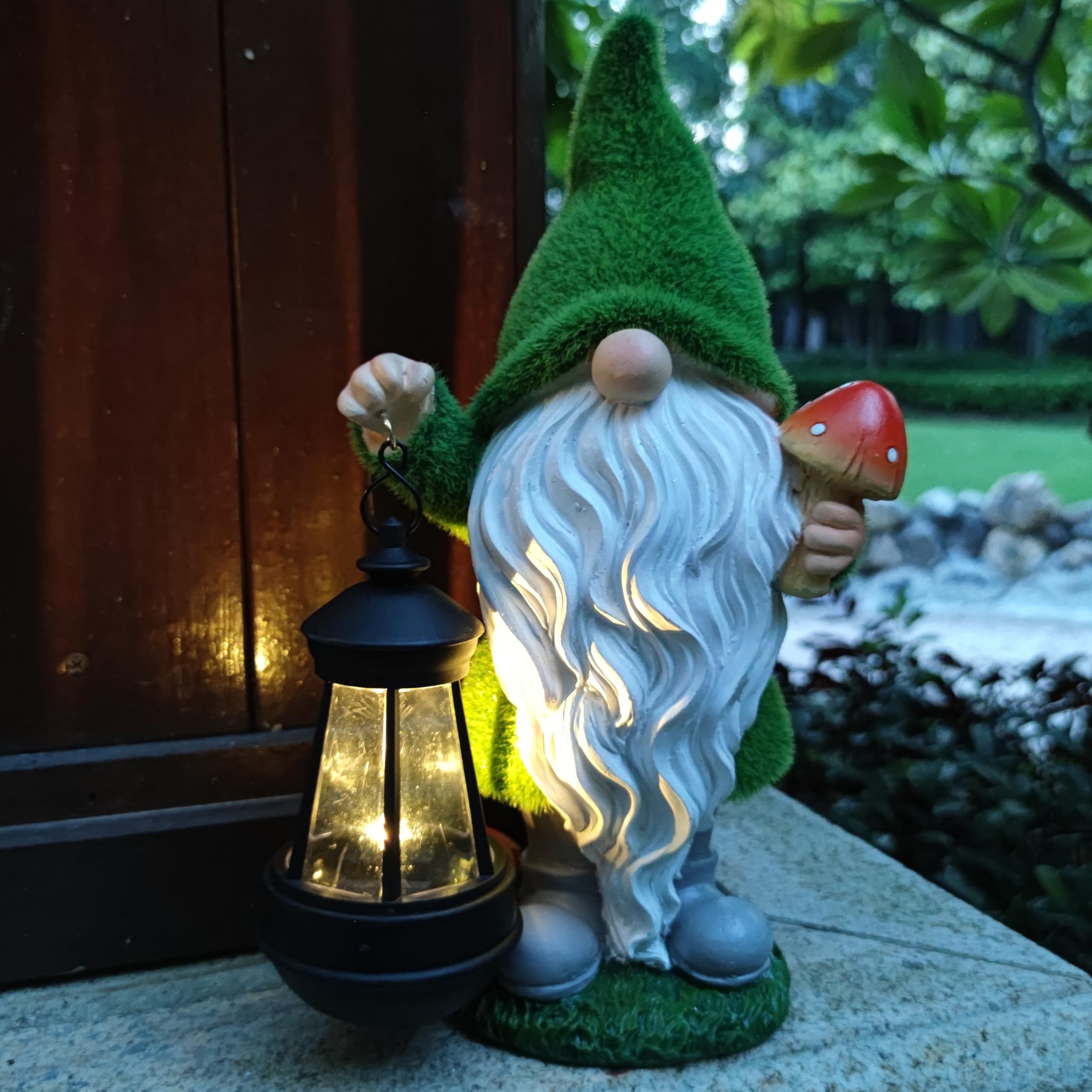 VIOYOUNS Solar Gnomes Garden Statues,Resin Gnome Figurine Holding Mushroom and Solar Lights Lantern,Outdoor Yard Art Decorations