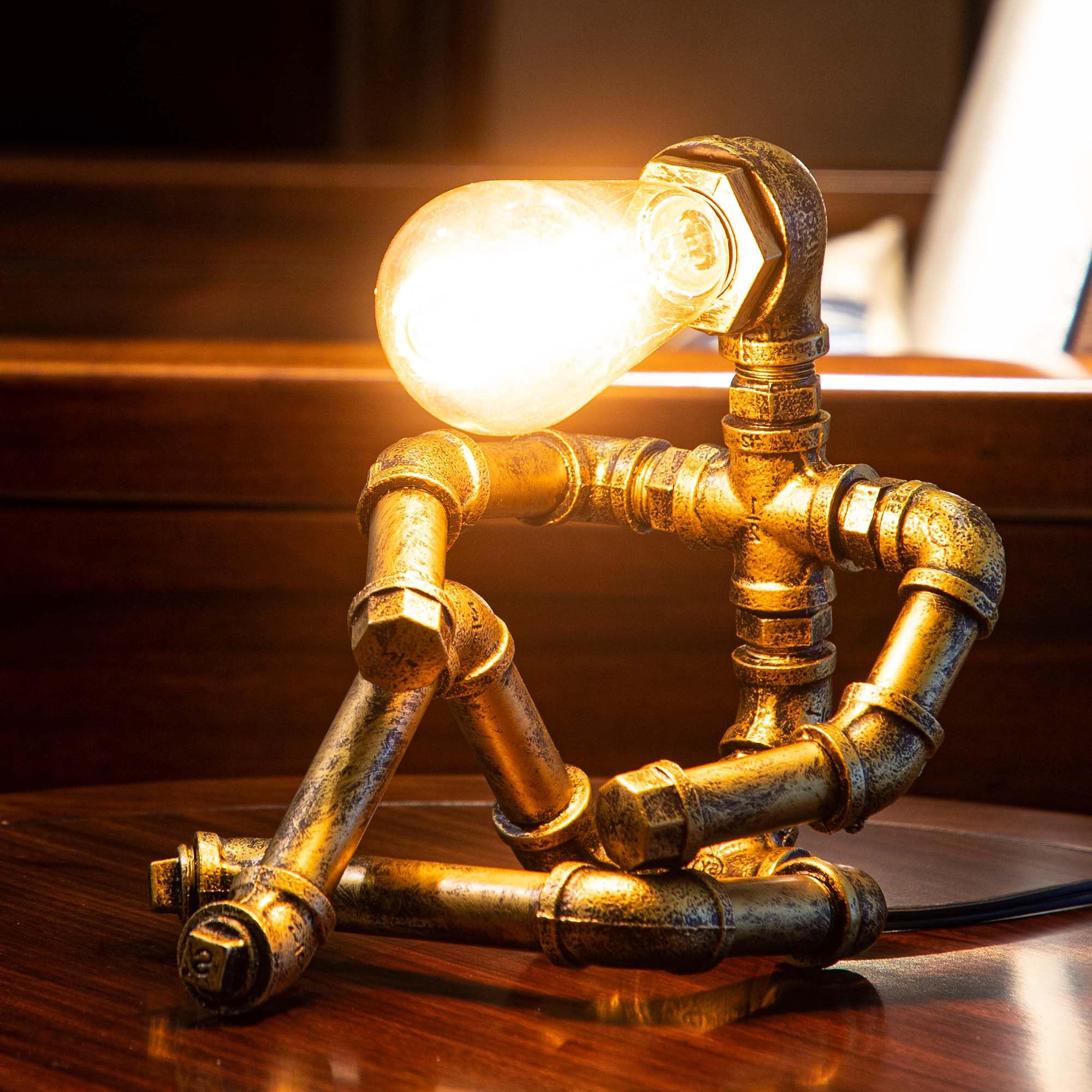LCYY.TG Steampunk Table Lamp, Vintage Industrial Metal Robot Table lamp, Water Pipe Table Lamp, Steam Punk Pipe Lamp Style Deskt
