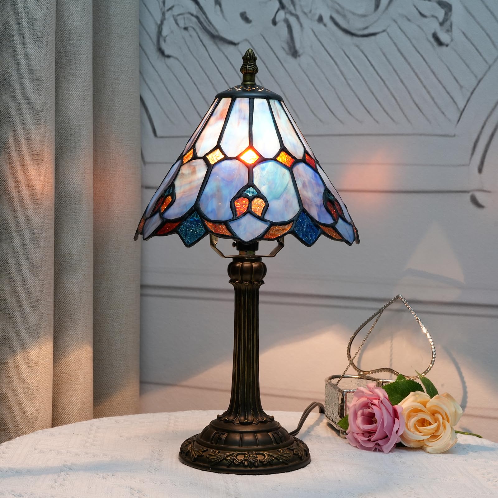 Small Tiffany Lamp Stained Glass Table Lamp Purple Baroque Style Table Lamp Cute Unique Bedside Nightstand Lamp Mini Decorative 
