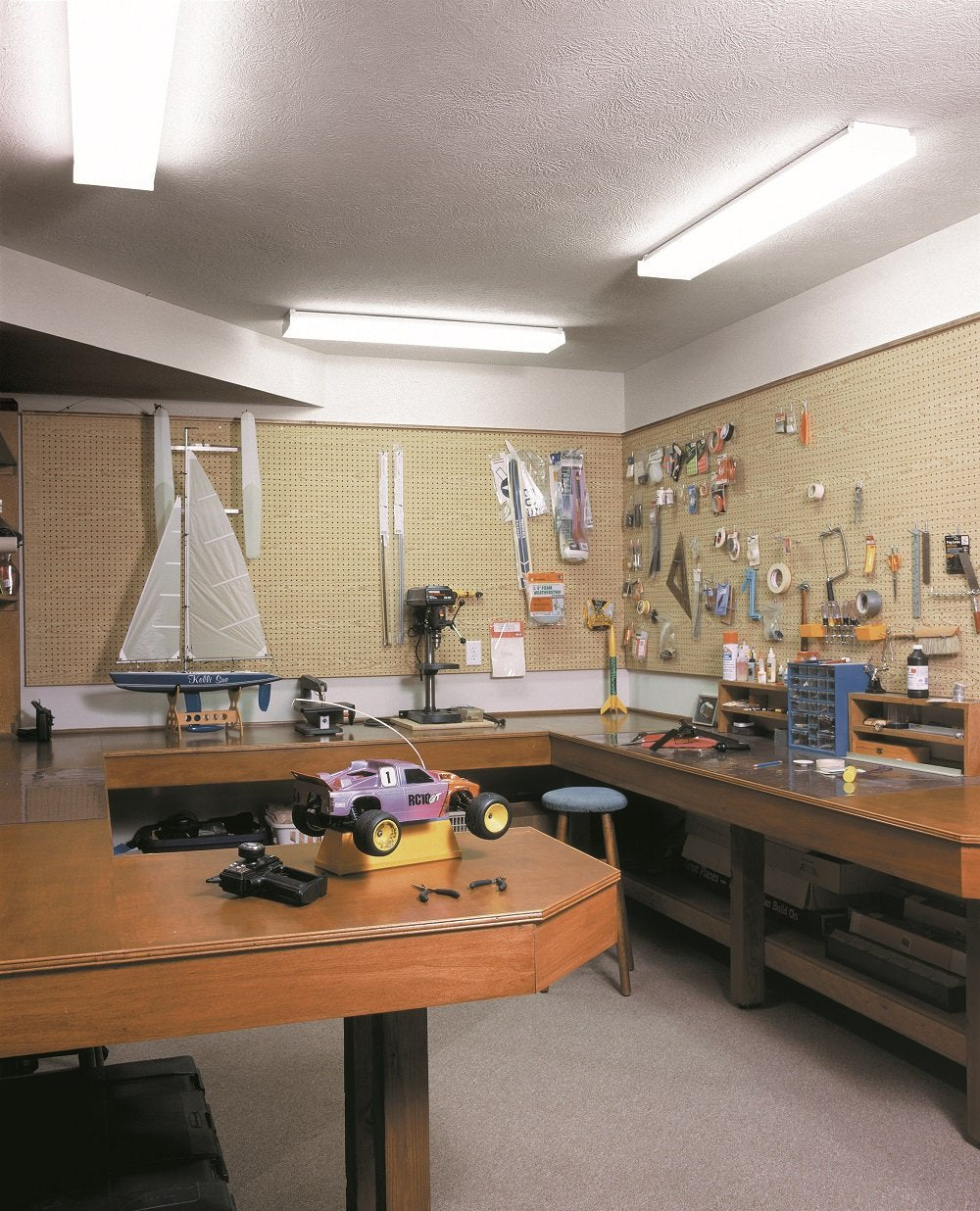 Lithonia Lighting SB43212025gESB 4 ft White 4 Bulb T8 Fluorescent Wraparound ceil