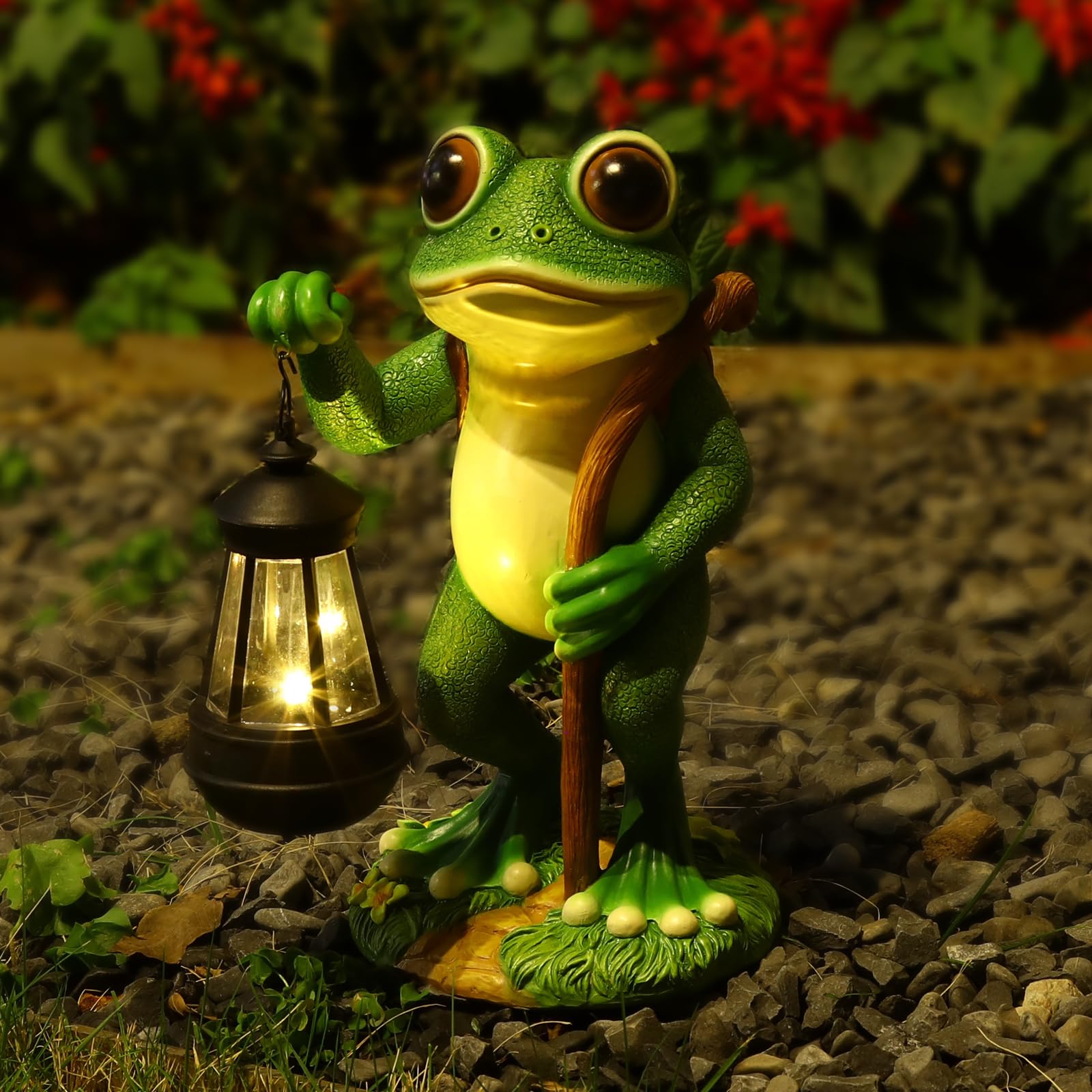 Paetae Garden Statue Frog Outdoor Decor, Solar Patio Resin Garden Decor For Outside Yard Decorations Gift For Women, Mom, Grandm