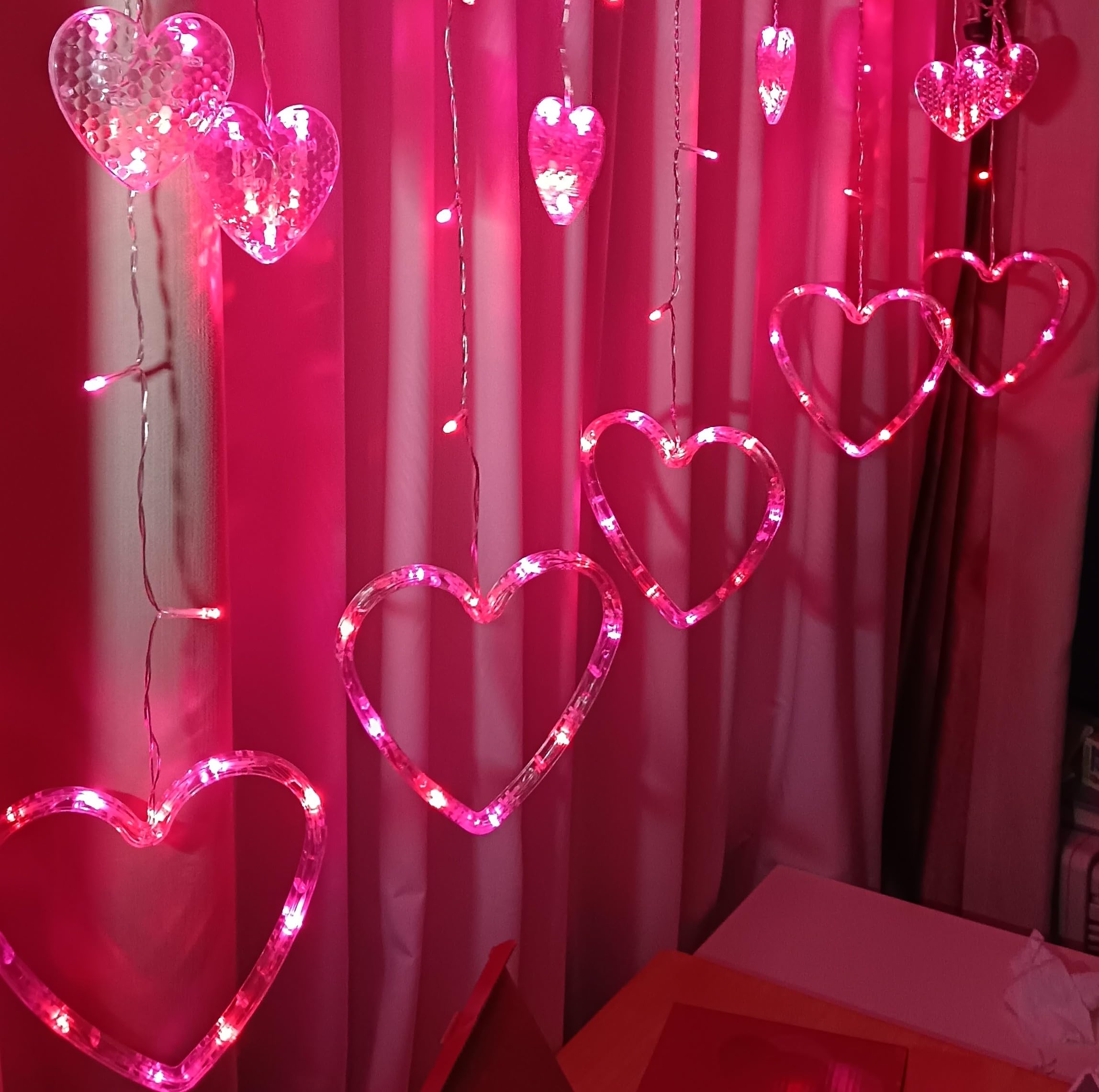 Efunly Valentines Day Decor Lights 138 LED 12-Heart-Shaped String Lights Waterproof 8 Modes Connetable 29V Plug in Curtain Lights for Kids Bedroom Wedding Party Valentines Day Decoration (Red+Pink)