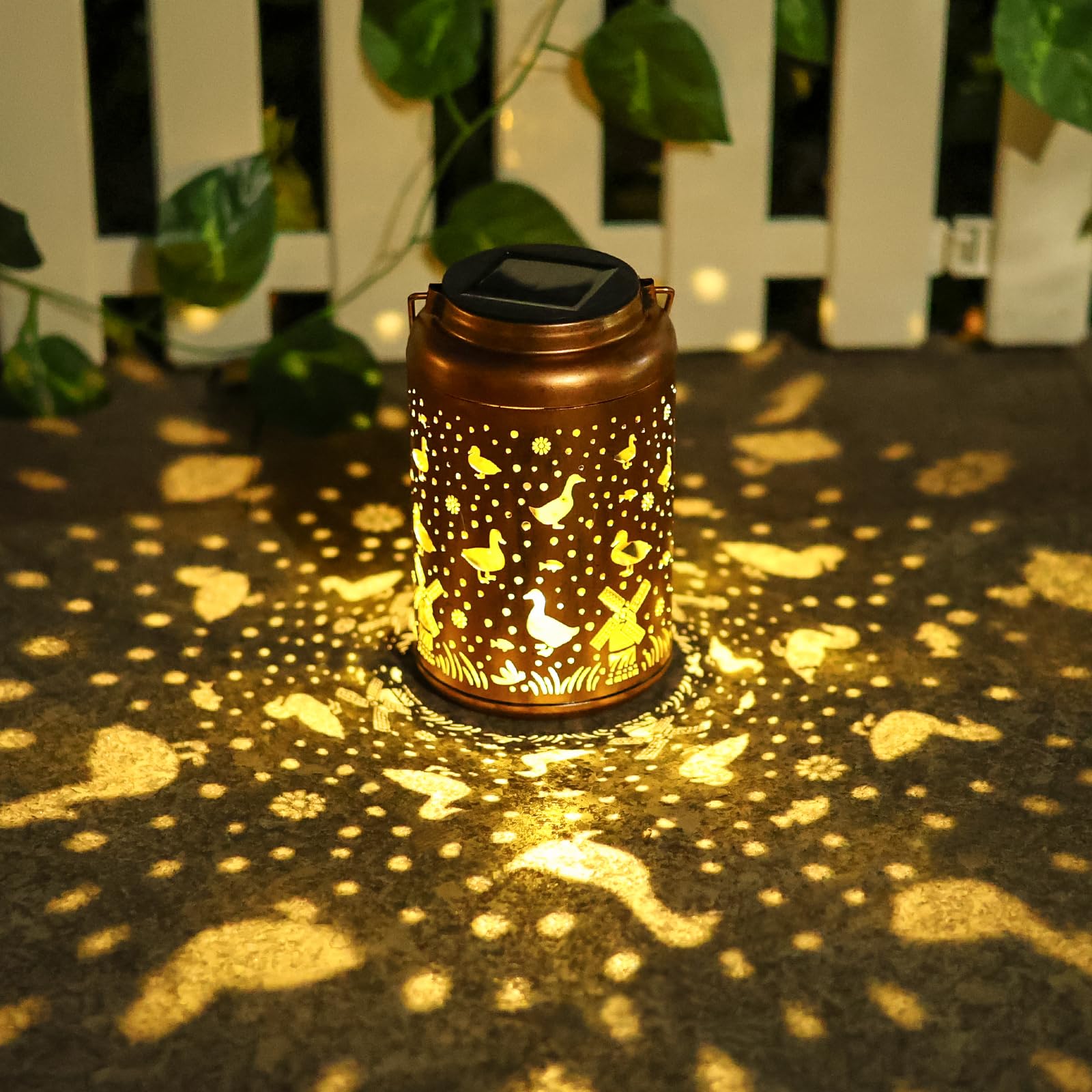 Duck Solar Lanterns Outdoor Waterproof Hanging Solar Lights Duck Garden Decor Gifts For Women Men Metal Lantern Decoration Outside For Yard  Patio  Backyard  Porch  Pathway  Lawn