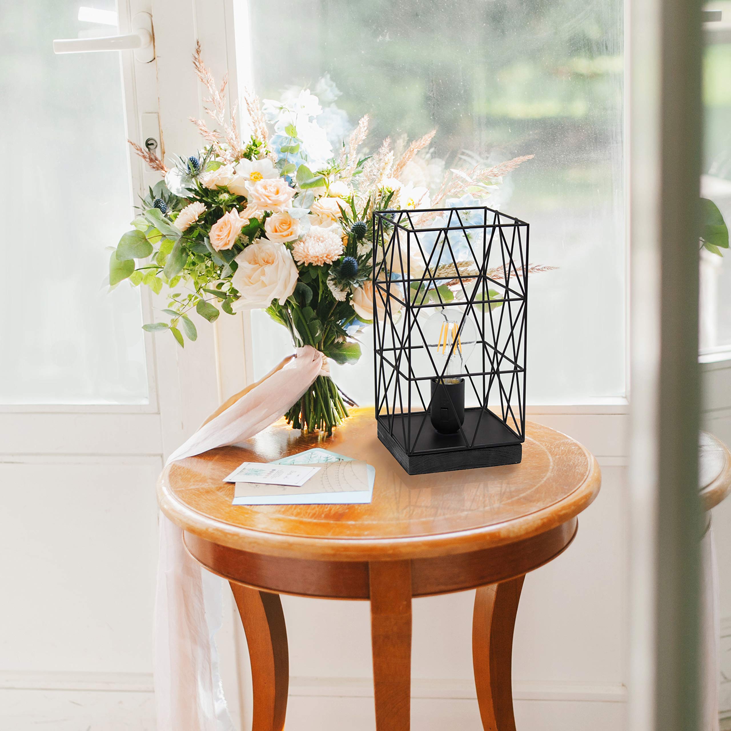 Simple Designs LT1073-BLK Metal Table Lamp, Geometric Square, 1 Count, Black