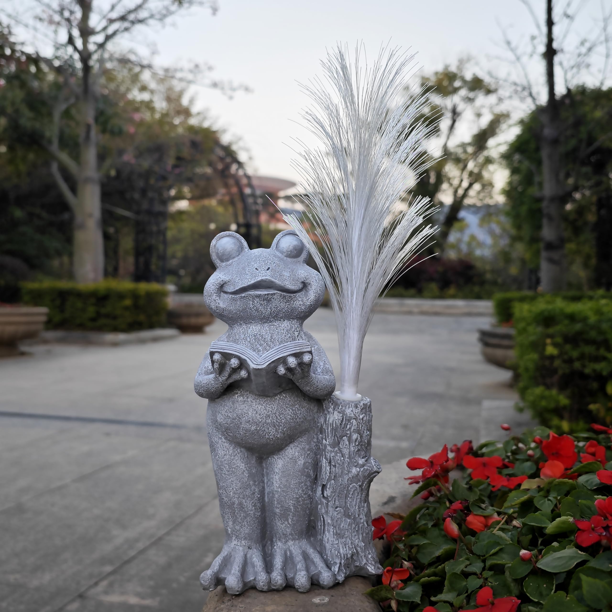 Rctticuu Frog Statue Solar Garden Decor,Resin Frog Statues And Colour Changing Optical Fiber Solar Lights,Outdoor Decoration For