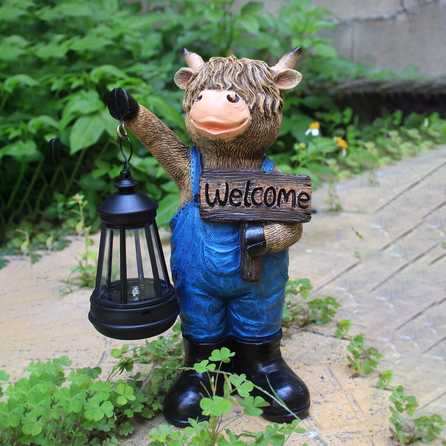 Solar Garden Statues -Highland Cow Lantern Outdoor Handmade Resin Statue With Led Light  And Welcome Holder For Patio  Yard  Gift Ideas (Cow2)