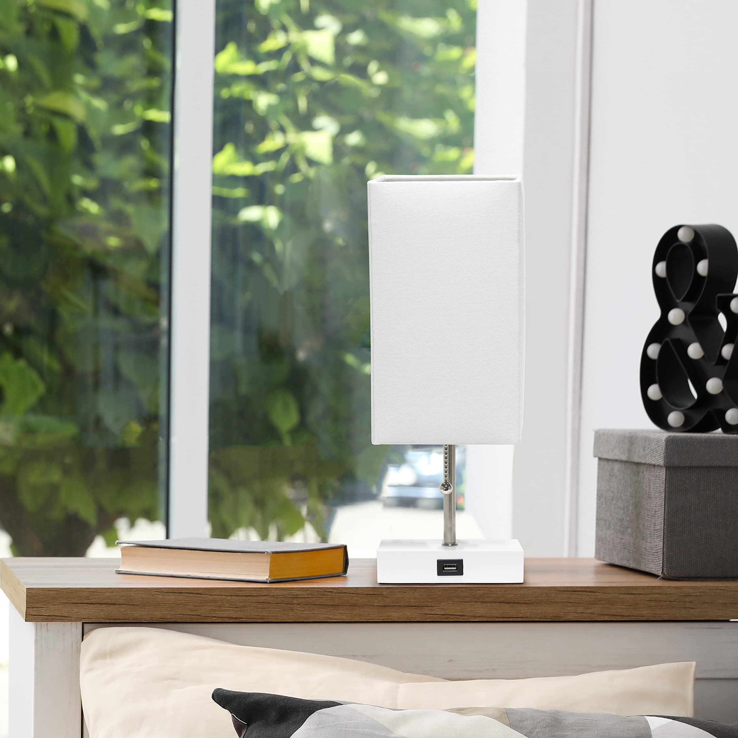 Simple Designs Lt1088-Wow Petite White Usb Charging Bedside Night Stand Table Lamp Pull Chain Switch, White Shade