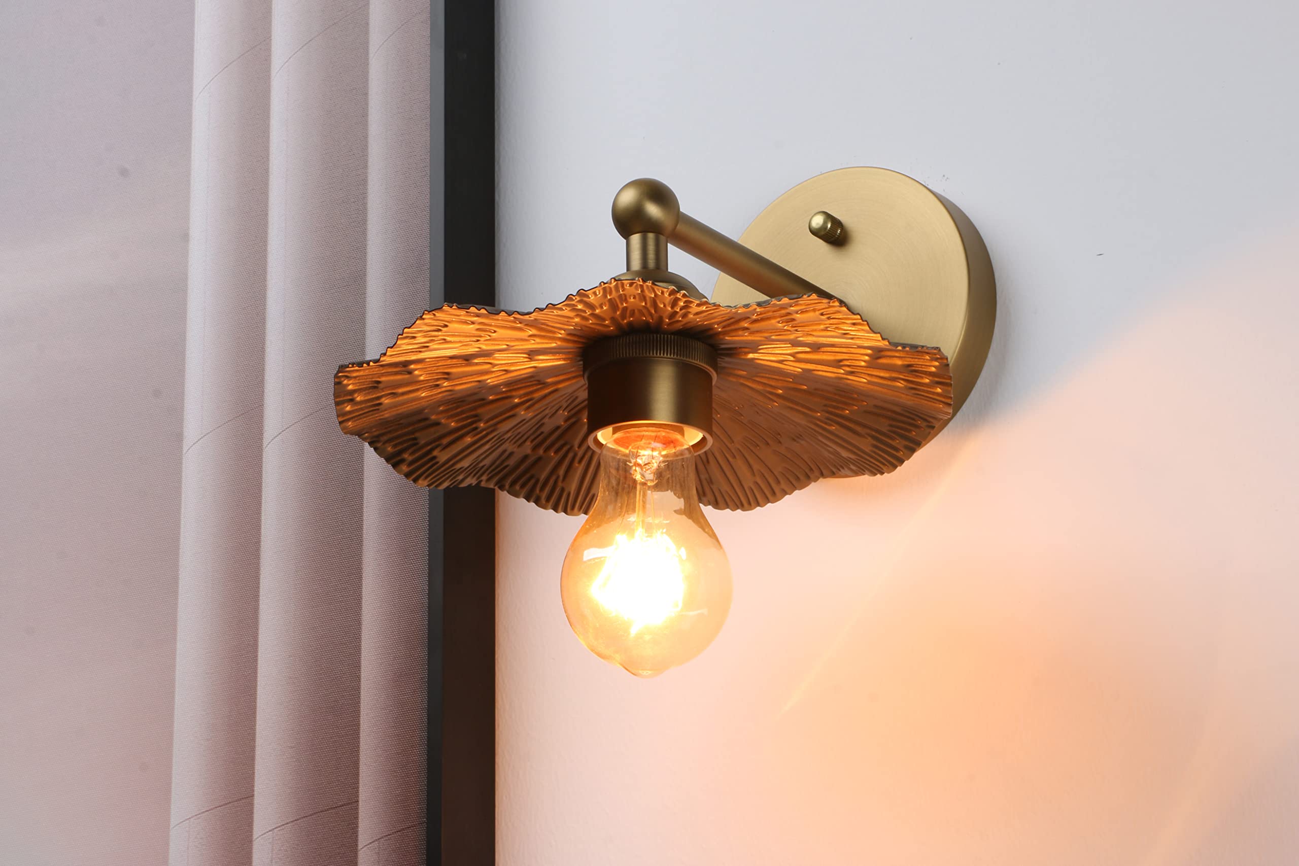 Pathson Vintage Metal Wall Sconce, 1-Light Brass Flower Design, Hardwired Home Decor Lighting Fixture for Living Room, Hallway, Bedside