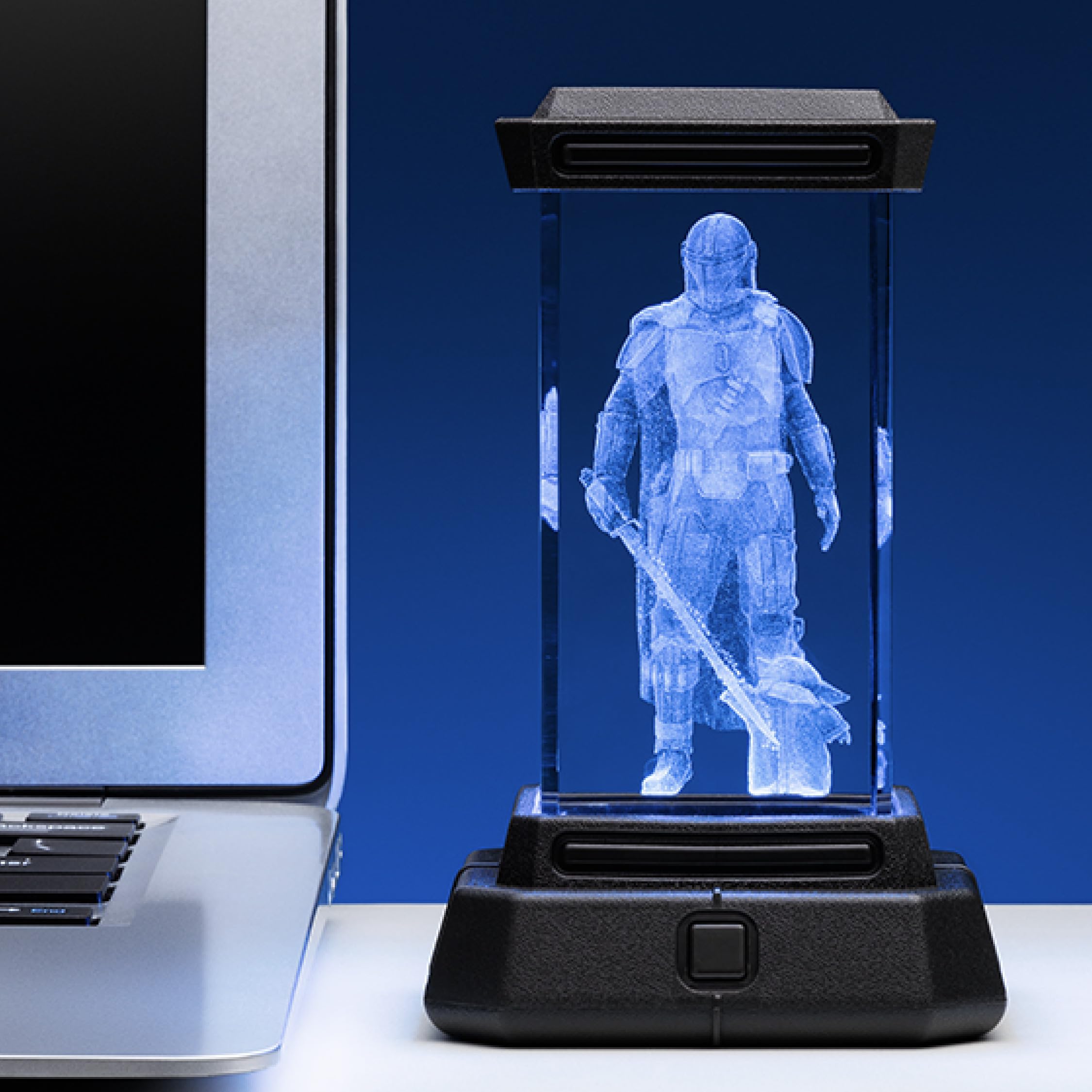 Paladone The Mandalorian Holographic Light, 3D Laser-Etched Crystal Model of The Mandalorian and Grogu, 12cm (4.7) Tall Lighting