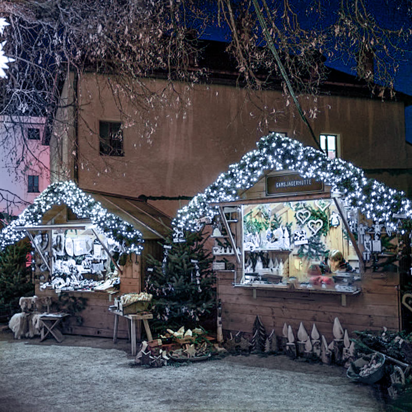 suddus 66ft 200 LED Outdoor String Lights, White Fairy Lights Battery Operated with Remote, Led Twinkle Lights for Bedroom, Wrea