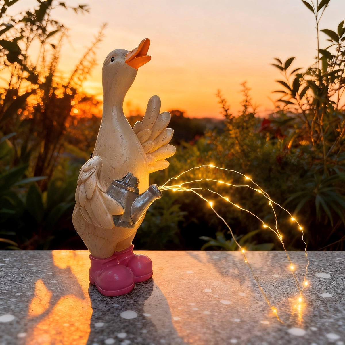 Solar-Powered Goose Garden Statue - Outdoor Goose Decor with Solar Lig ...